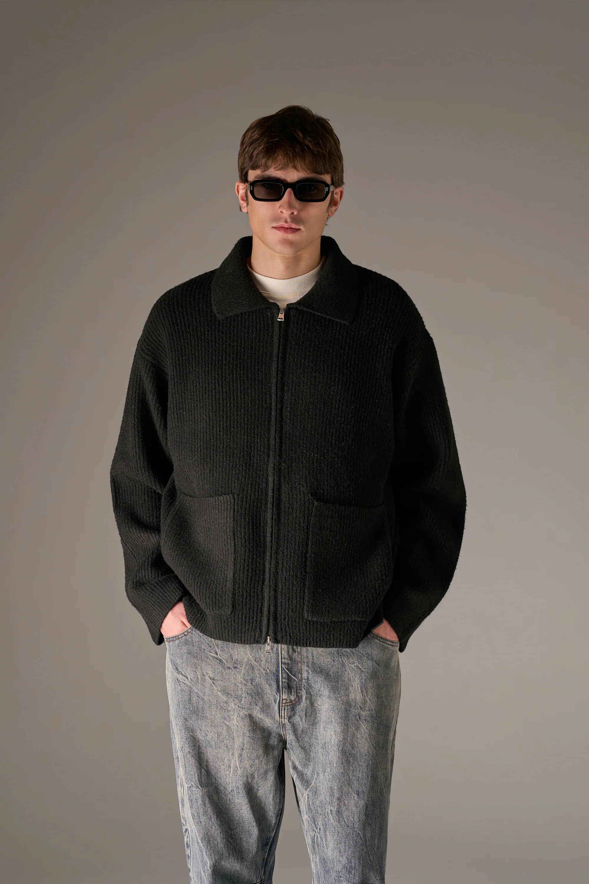 RIBBED KNITTED OVERSIZED ZIP THROUGH - BLACK - Image 4