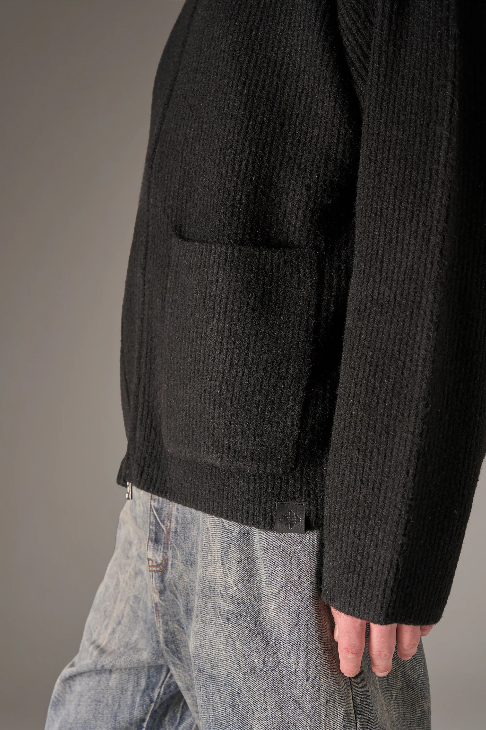 RIBBED KNITTED OVERSIZED ZIP THROUGH - BLACK - Image 5