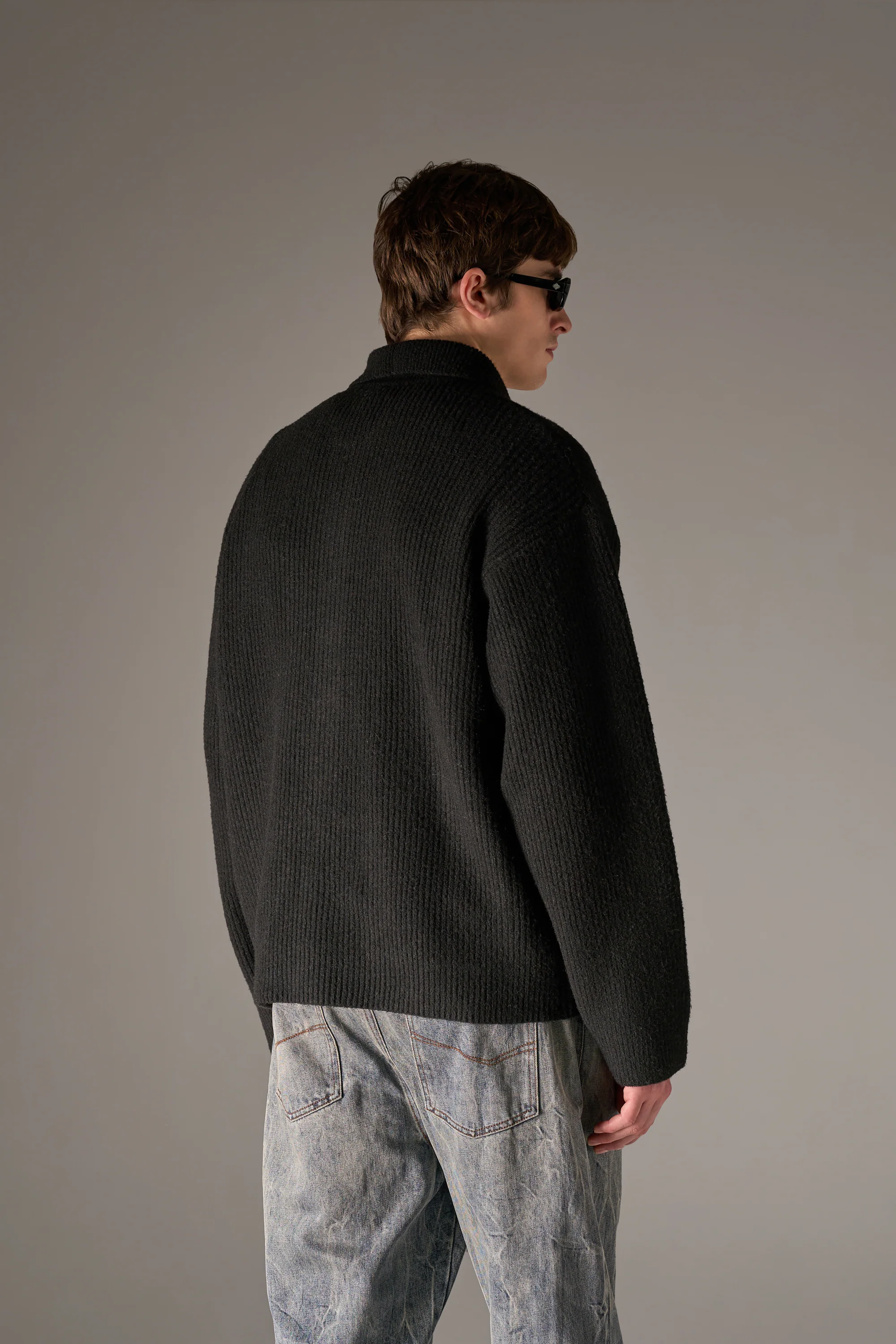 RIBBED KNITTED OVERSIZED ZIP THROUGH - BLACK - Image 6