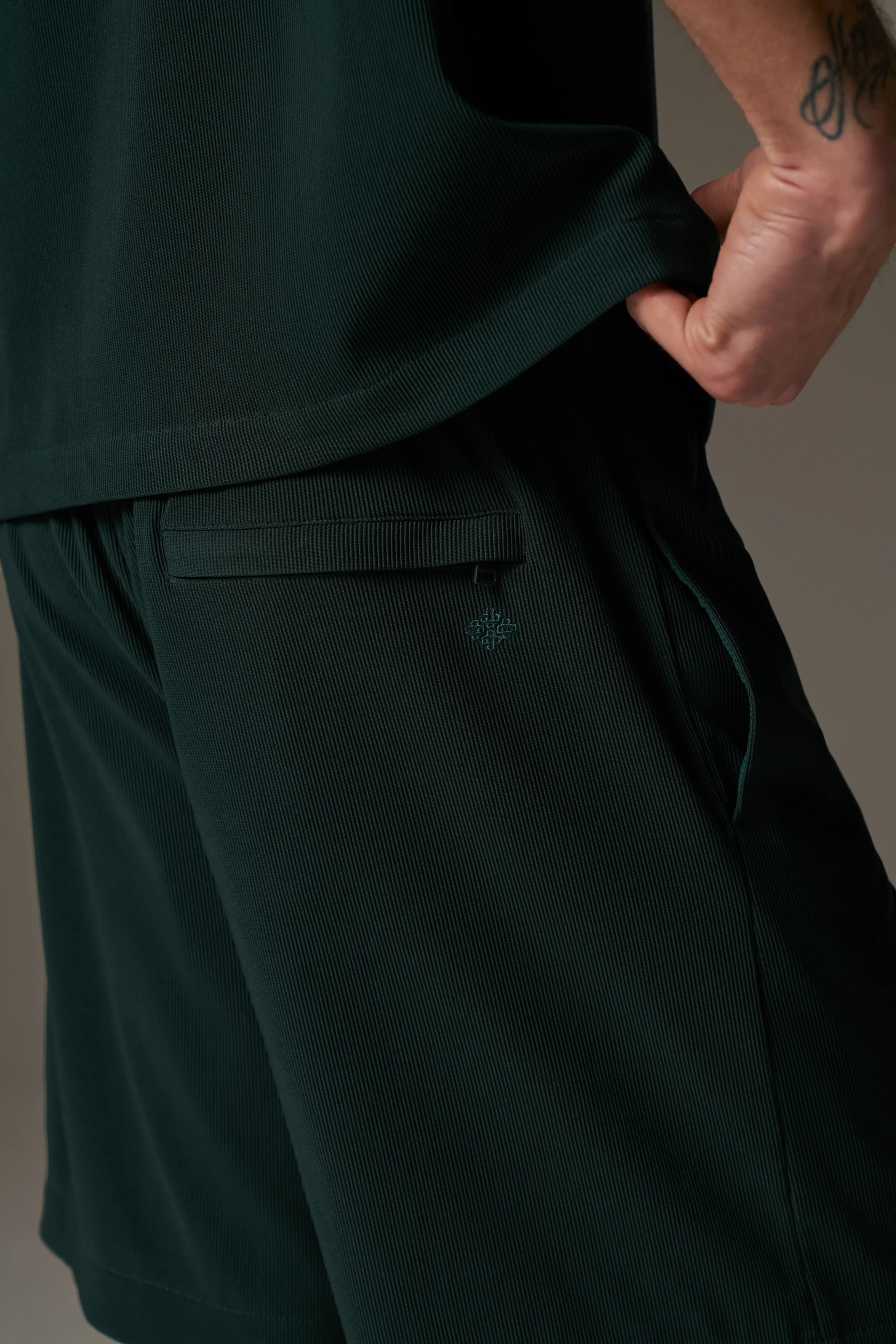 RIBBED SHORTS - GREEN - Image 4