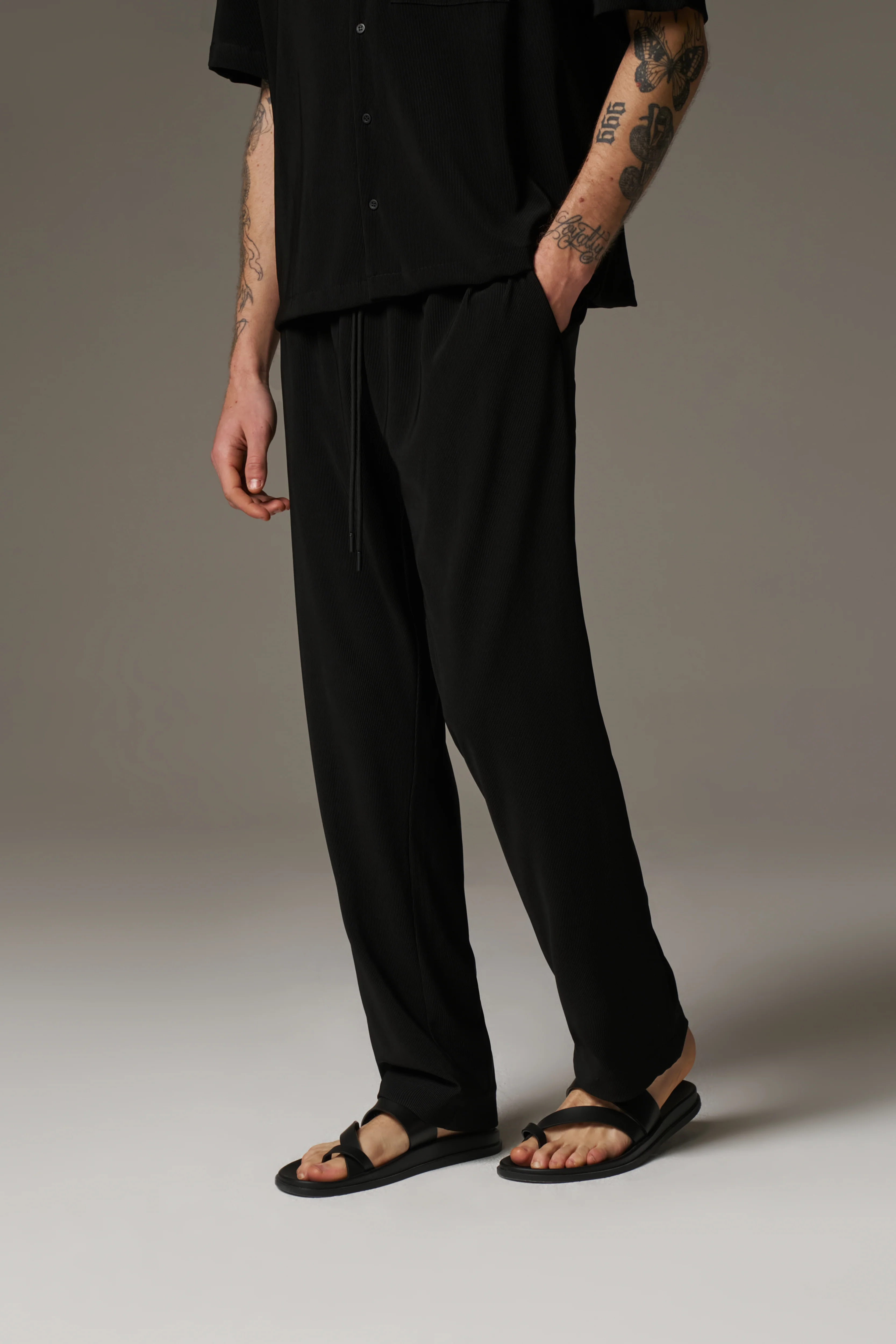 RIBBED TROUSERS - BLACK - Image 8