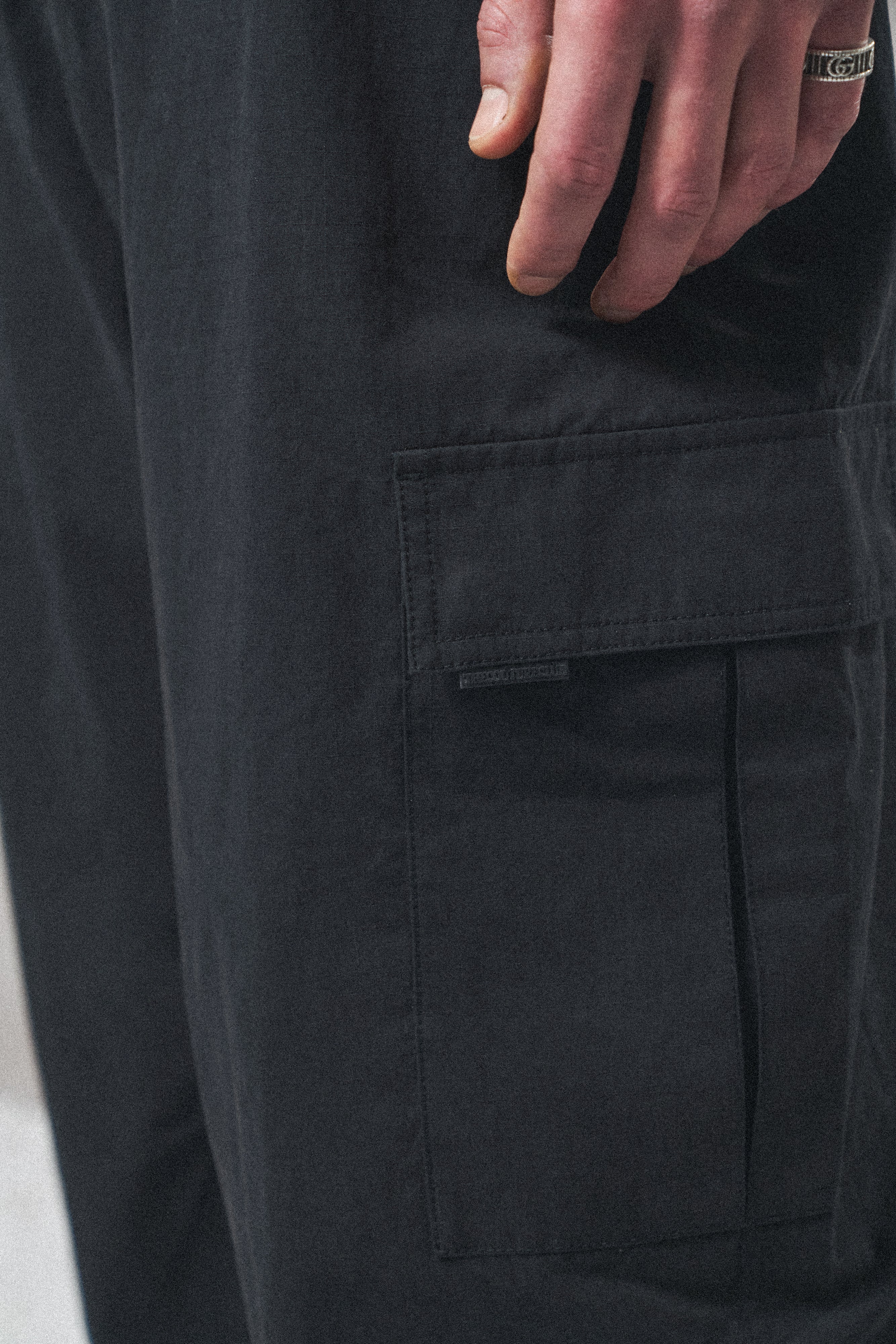 RIPSTOP CARGO TROUSERS - BLACK - Image 5