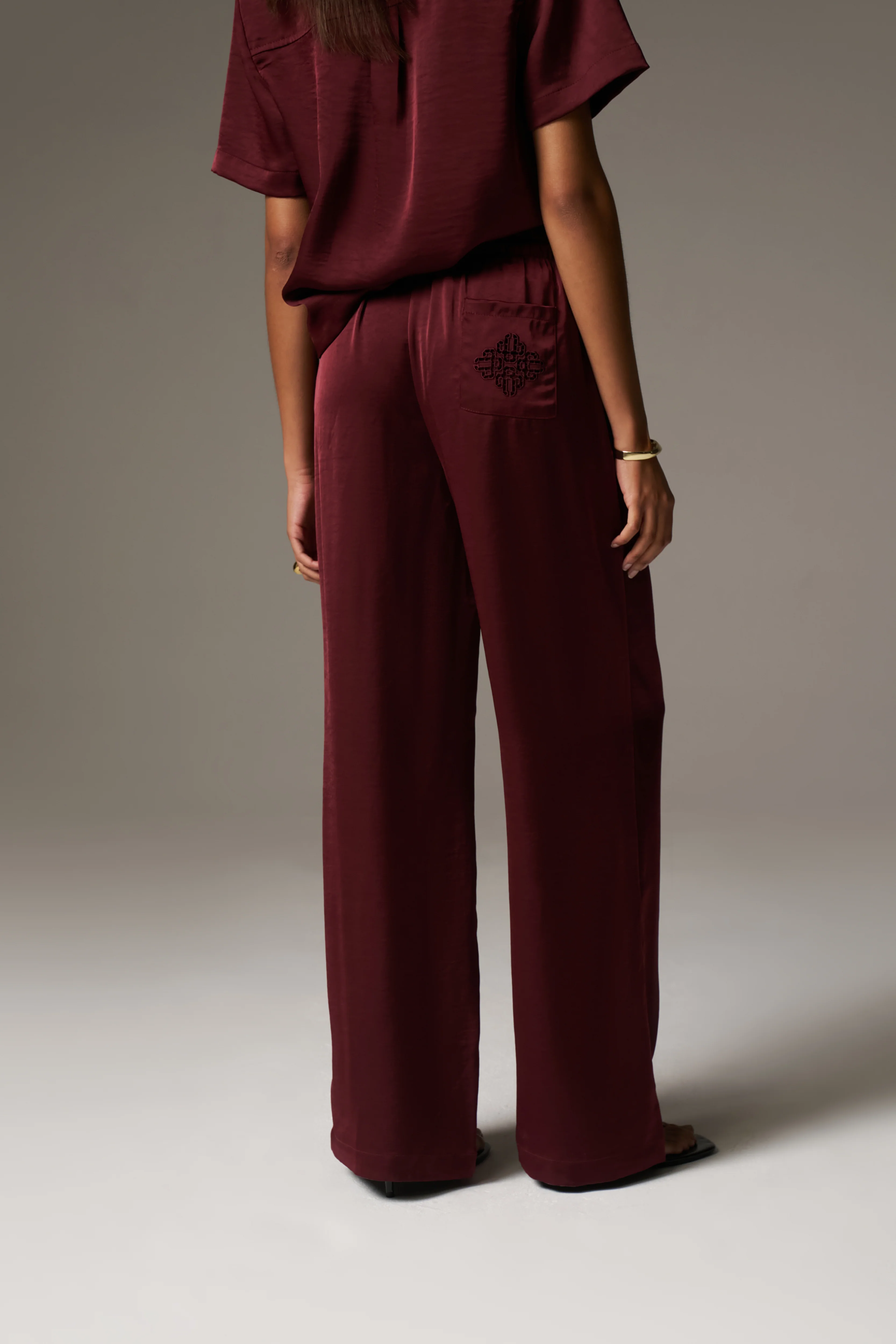 SATIN WIDE LEG EMBLEM TROUSERS - BURGUNDY - Image 7