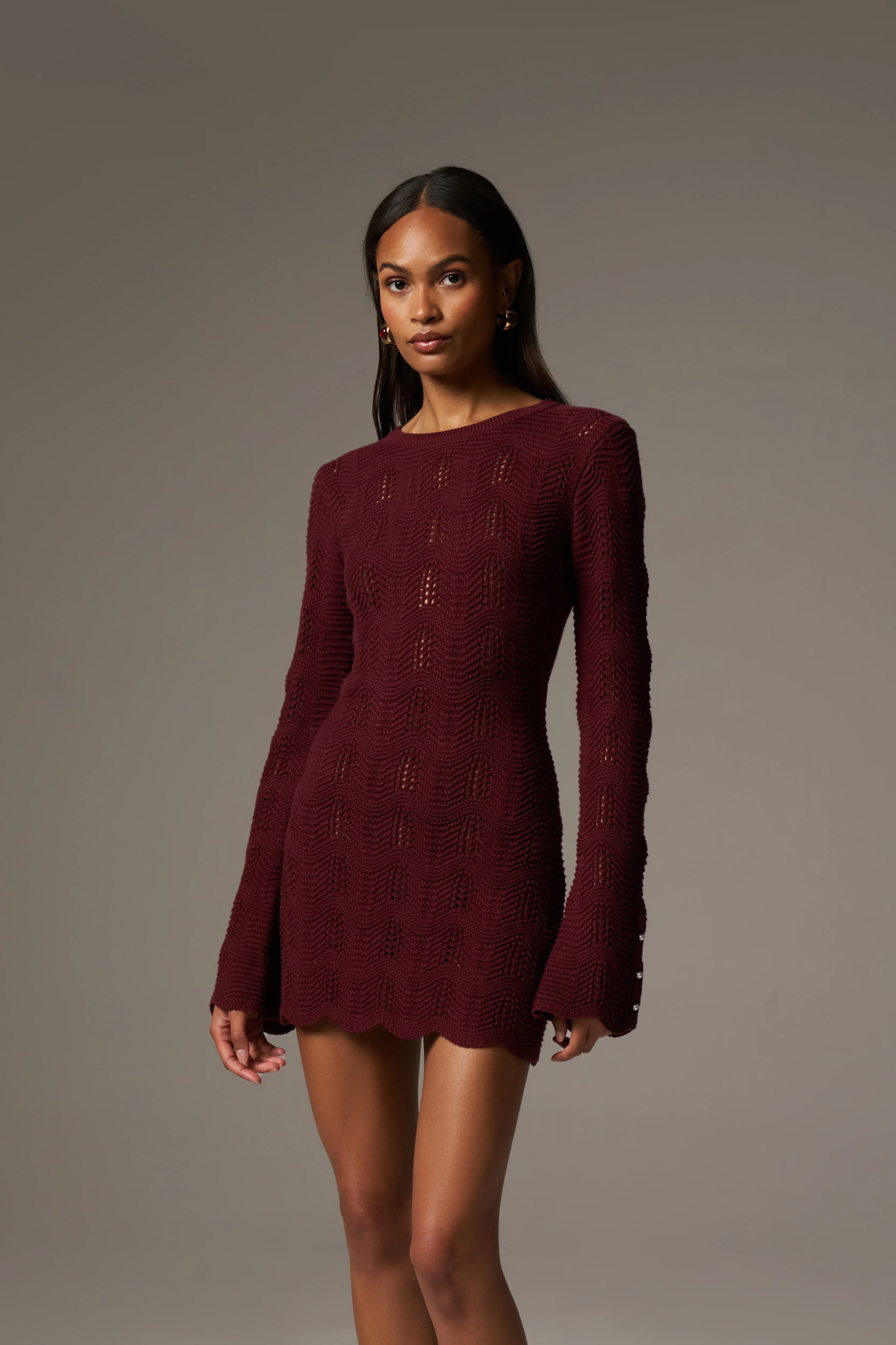 SCALLOP EDGE KNITTED MINI DRESS - BURGUNDY - Image 4