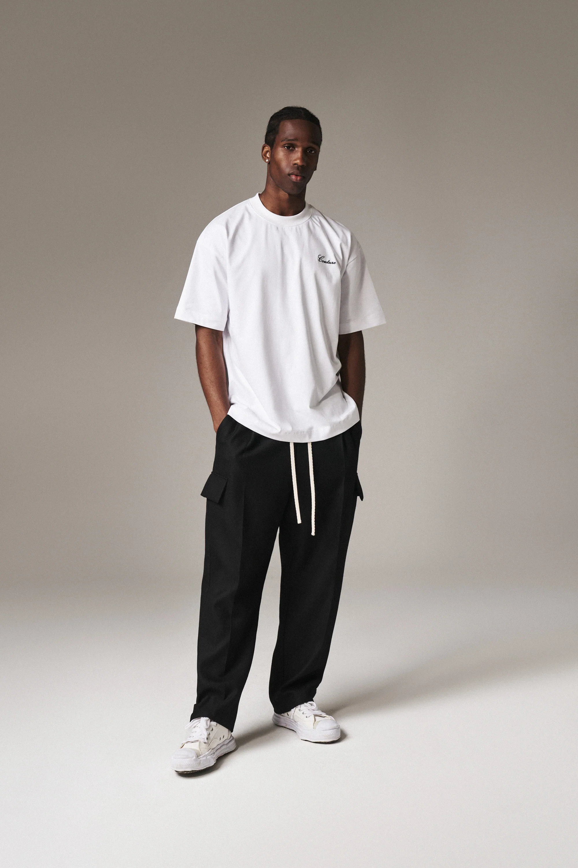 SCRIPT EMBROIDERED T-SHIRT - WHITE - Image 3