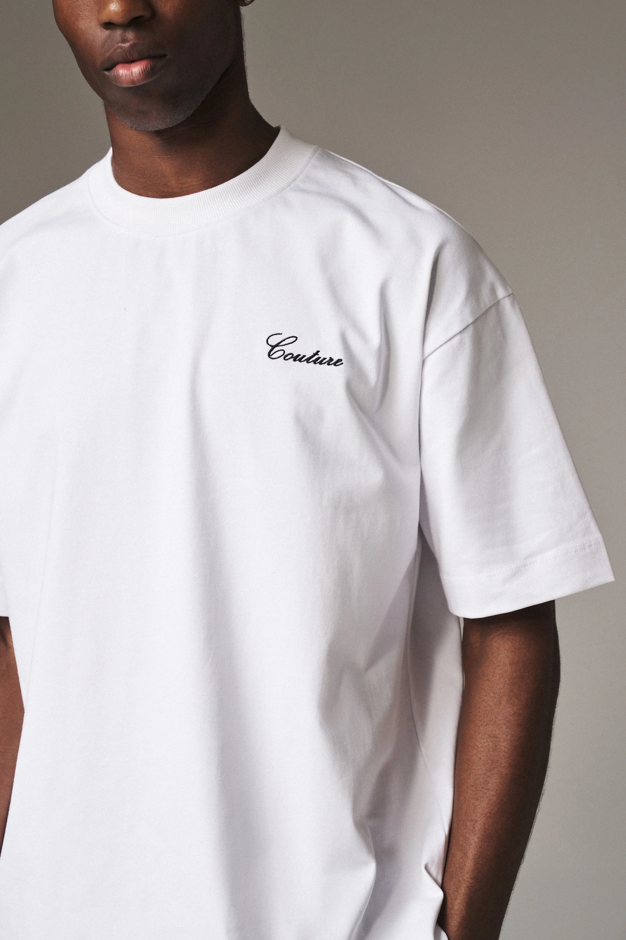 SCRIPT EMBROIDERED T-SHIRT - WHITE - Image 4