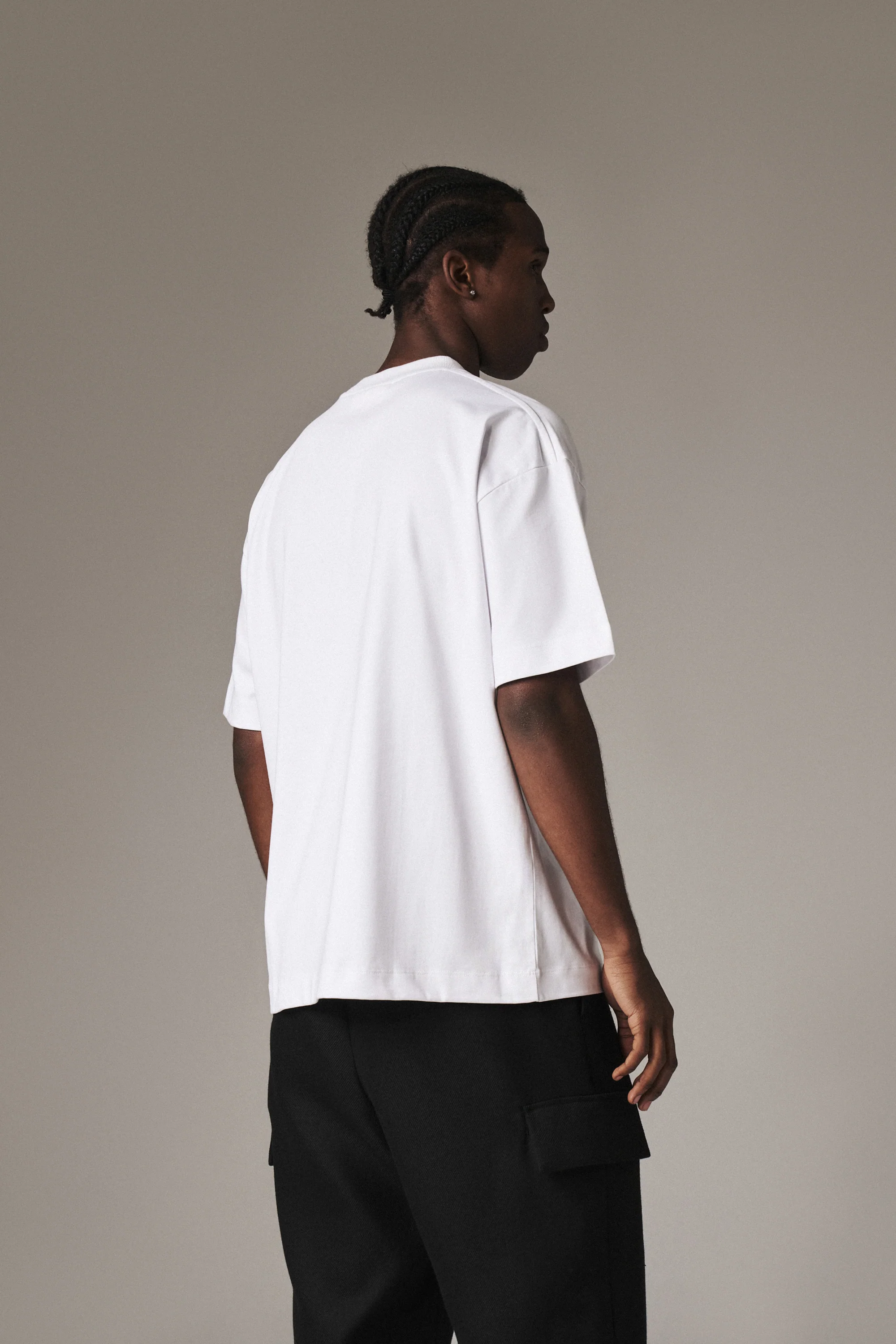 SCRIPT EMBROIDERED T-SHIRT - WHITE - Image 6
