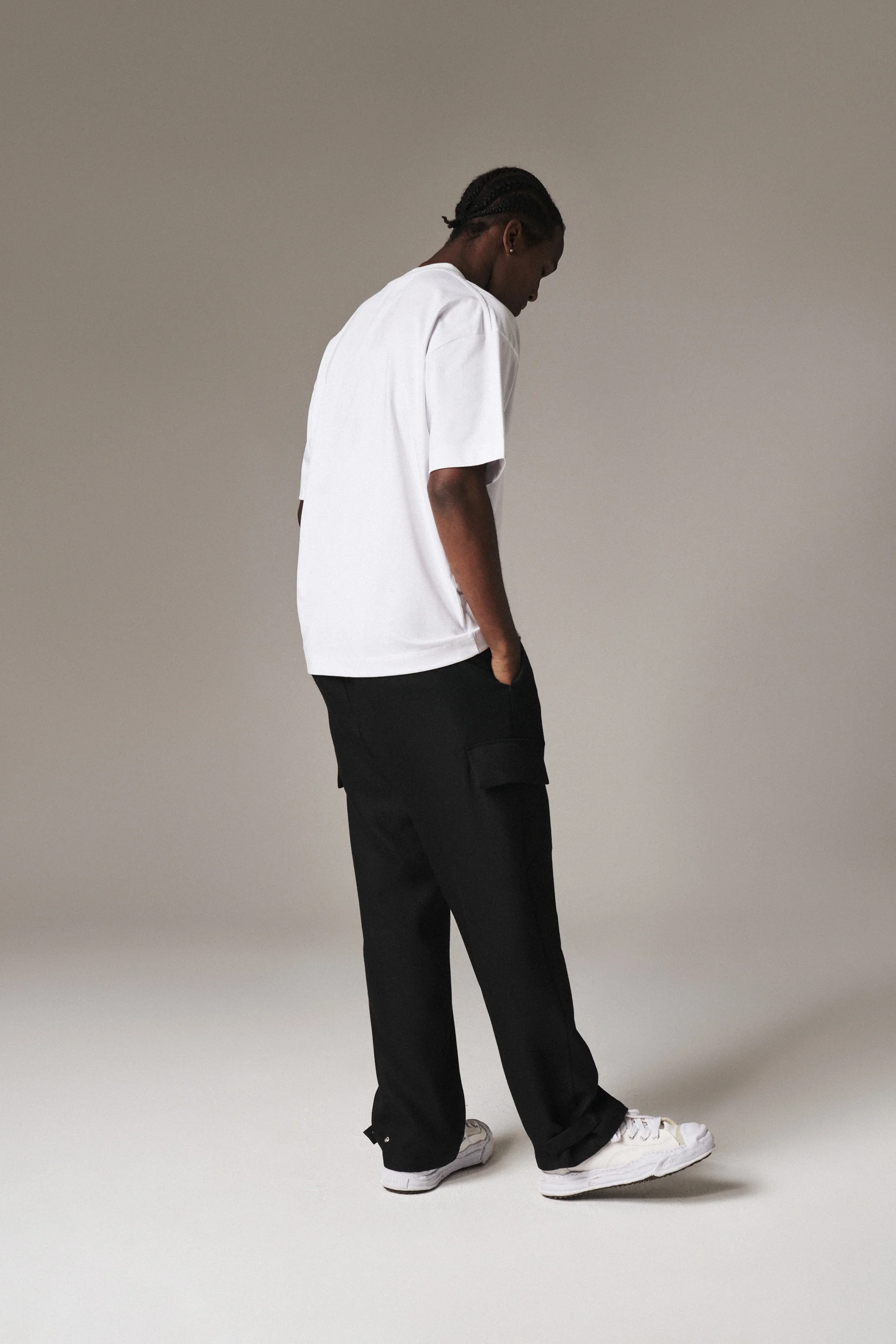 SCRIPT EMBROIDERED T-SHIRT - WHITE - Image 7