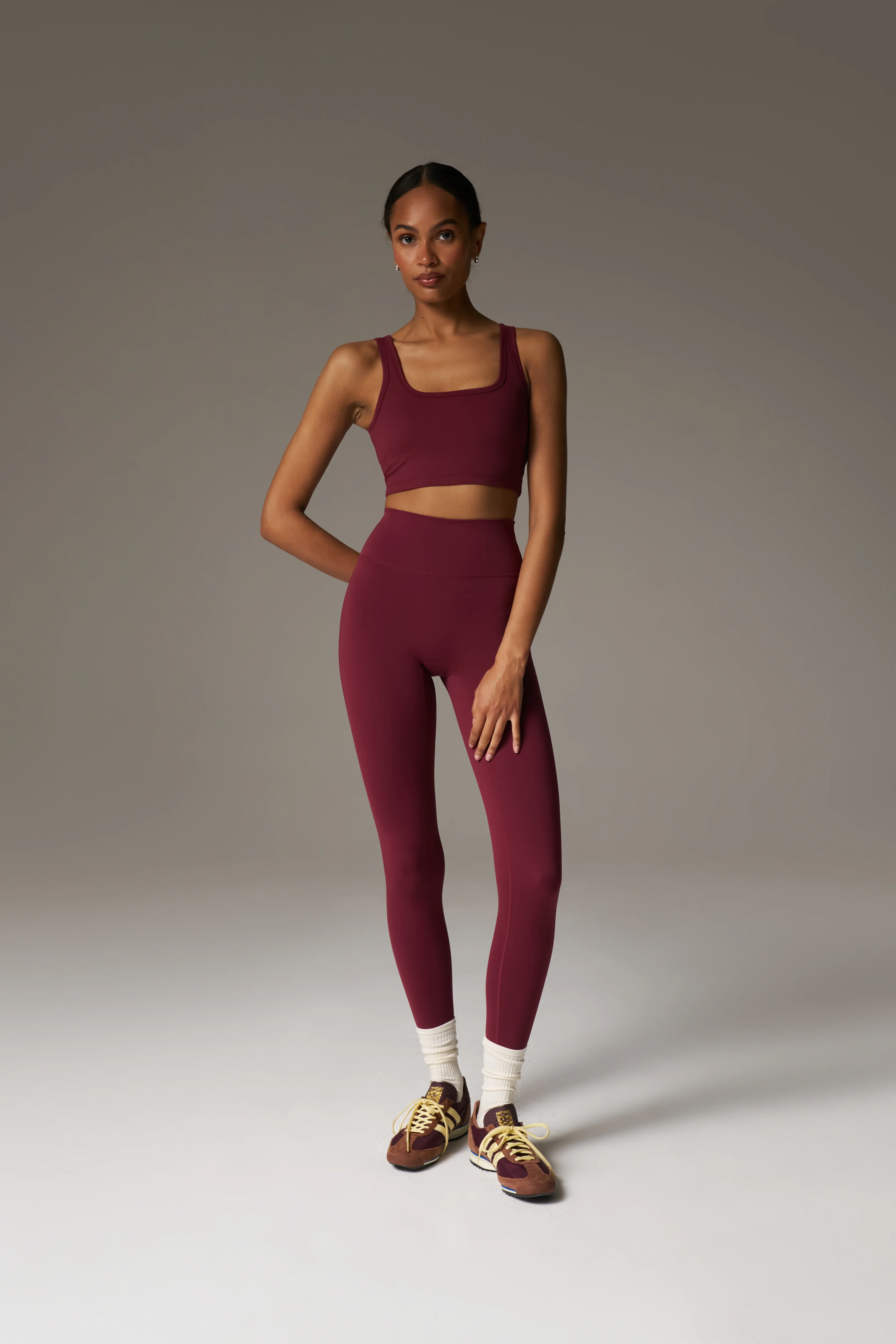 SCULPTING STRETCH EMBLEM SPORTS BRA - BURGUNDY - Image 2