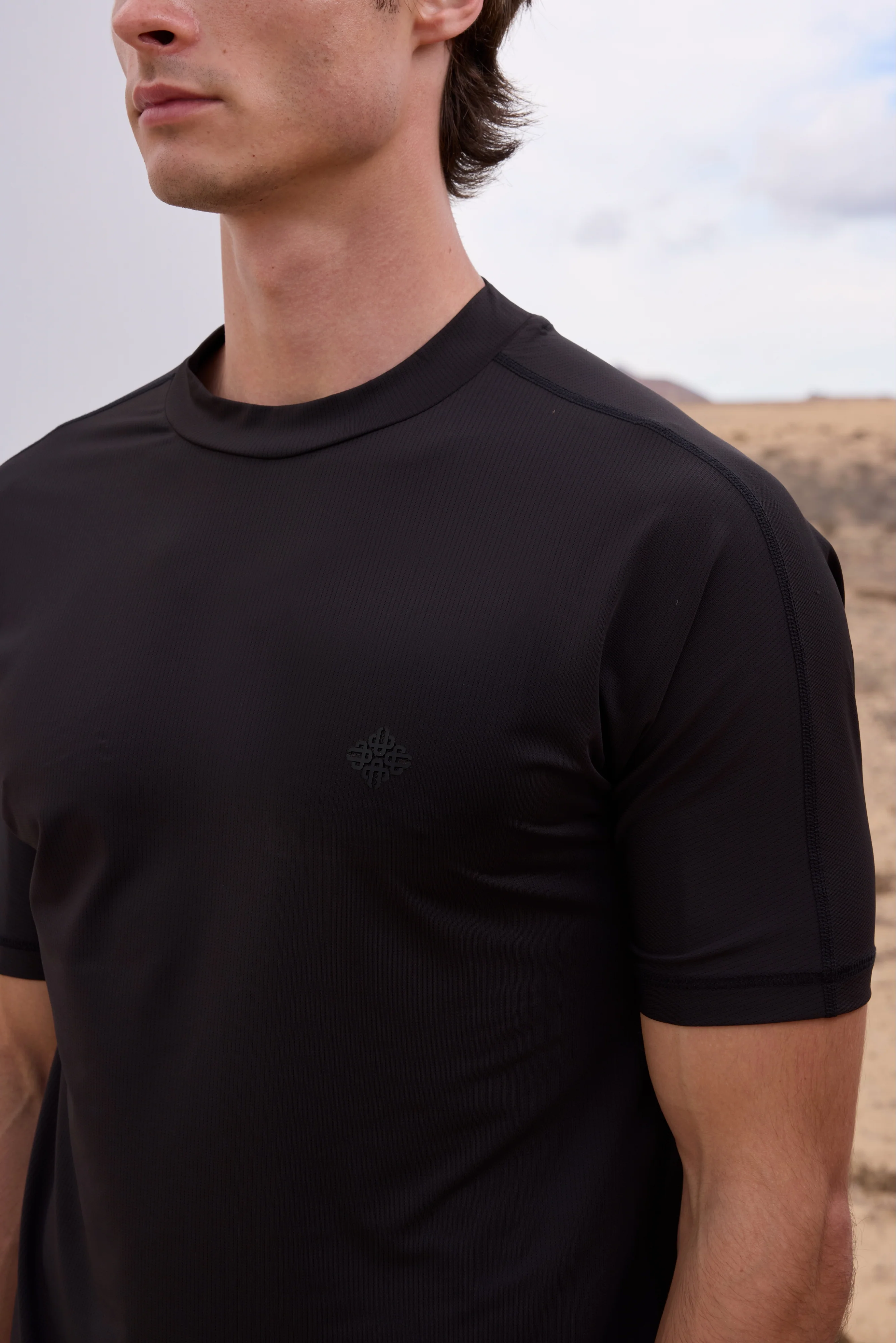 SHORT SLEEVE TRAINING TOP - BLACK - Image 4