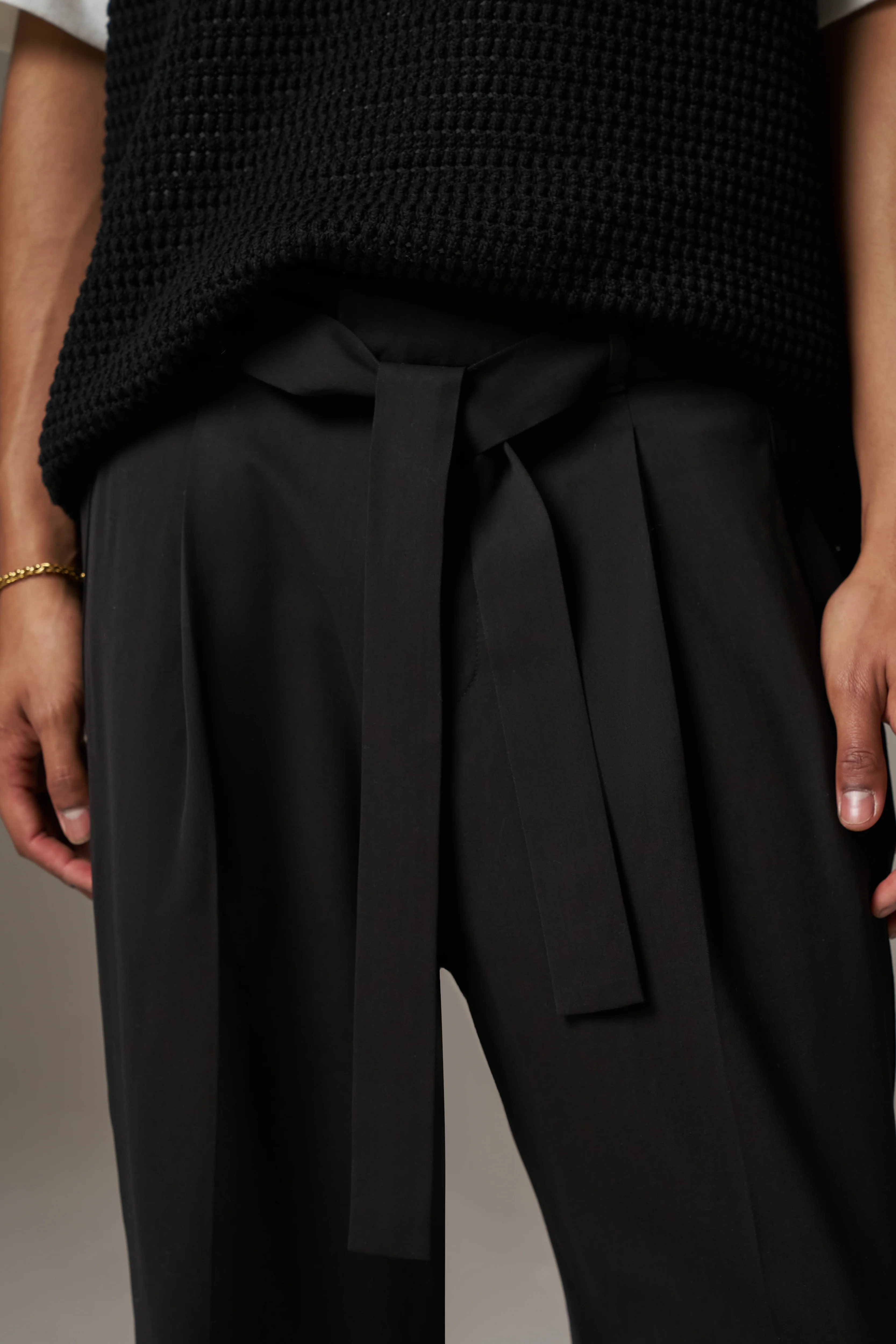 SMART TIE BELTED TROUSERS - BLACK - Image 6