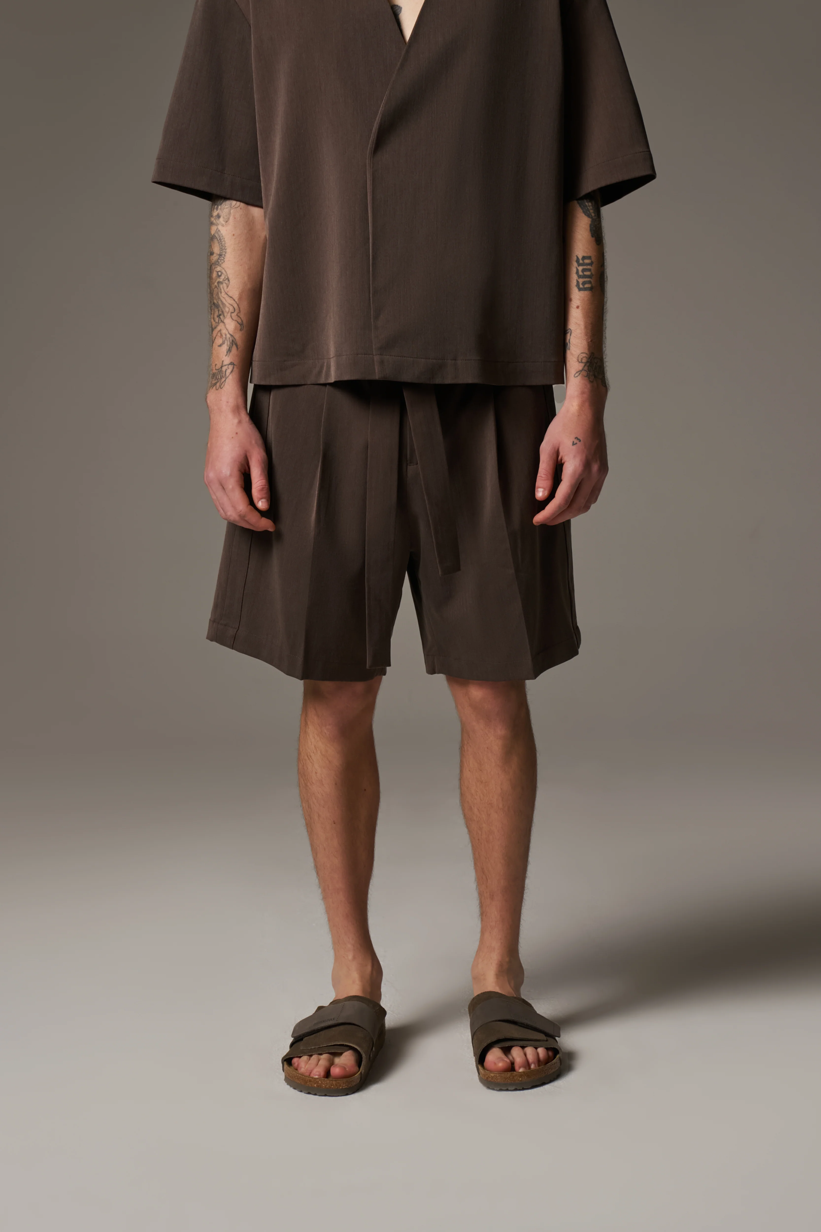 SMART WOVEN SHORTS - BROWN - Image 5