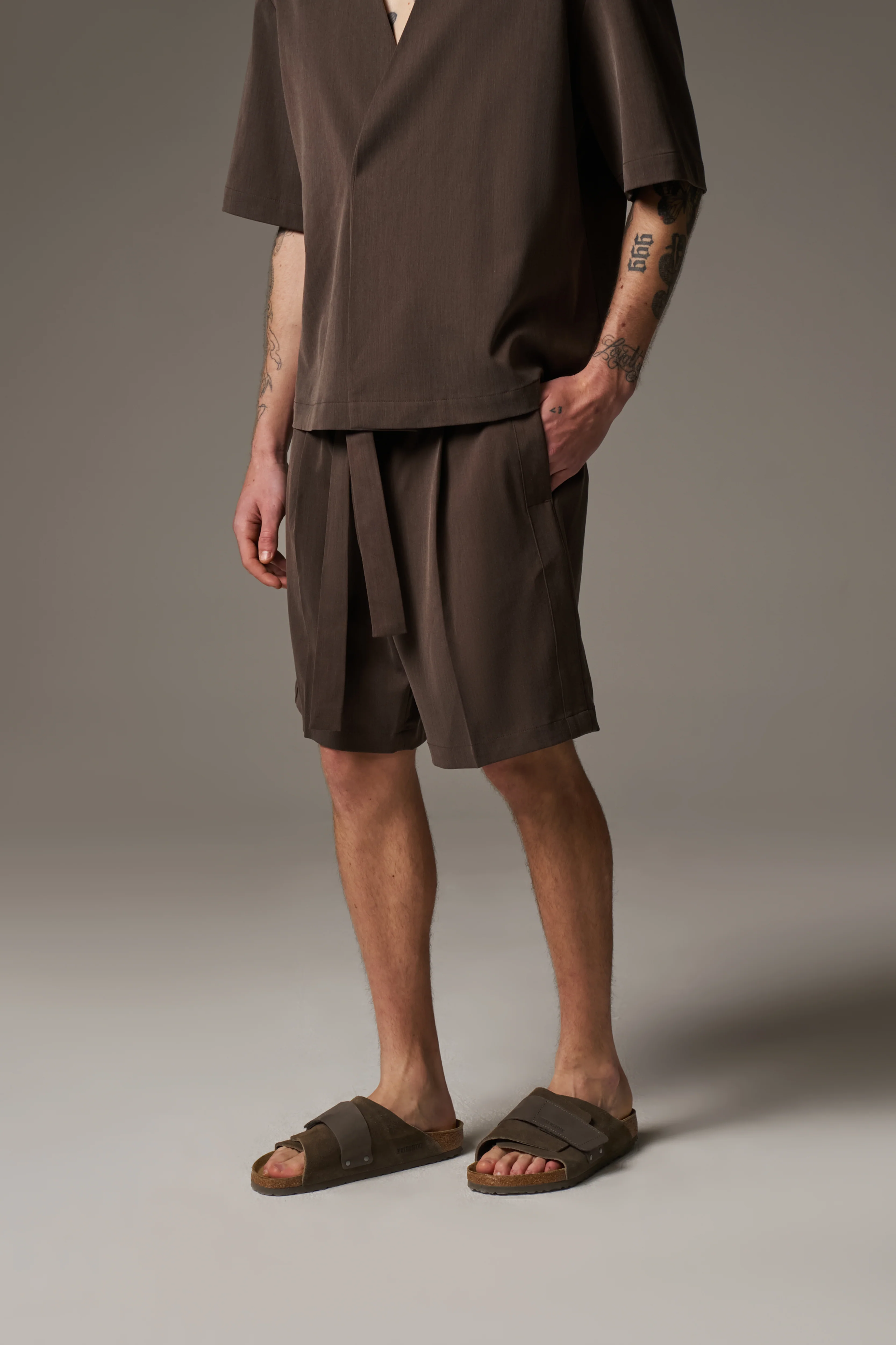 SMART WOVEN SHORTS - BROWN - Image 8
