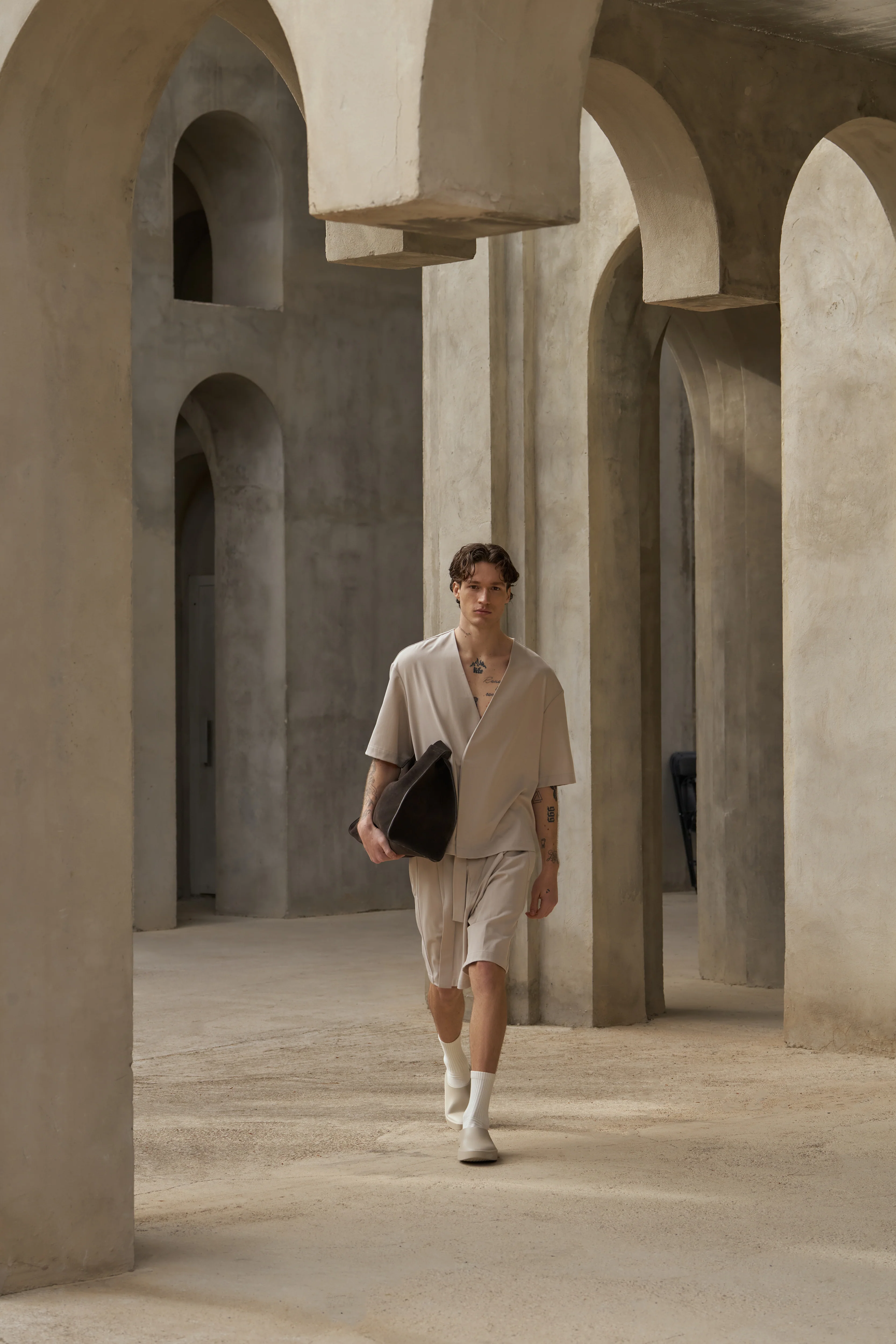 SMART WOVEN SHORTS - STONE - Image 3