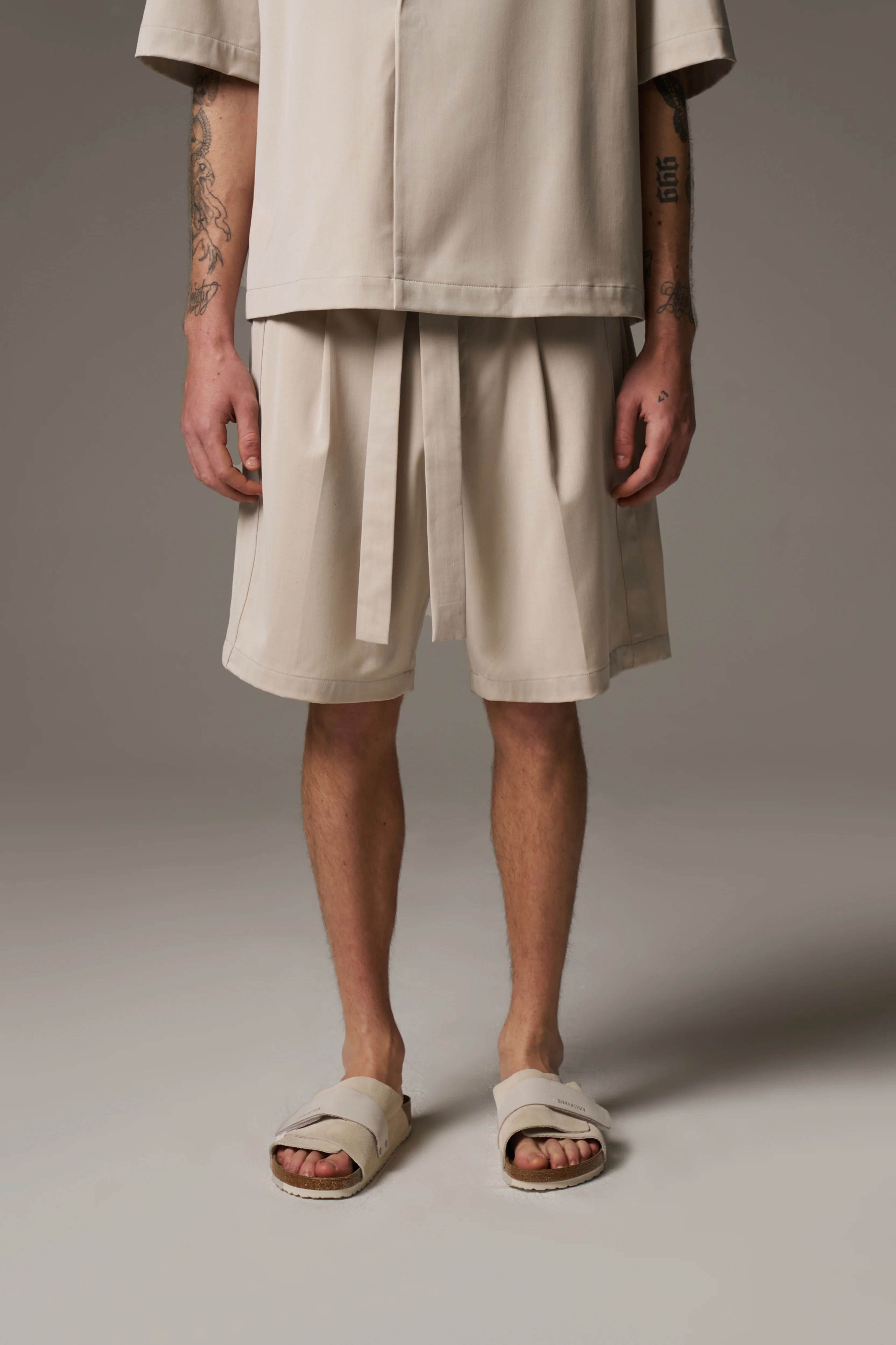 SMART WOVEN SHORTS - STONE - Image 4