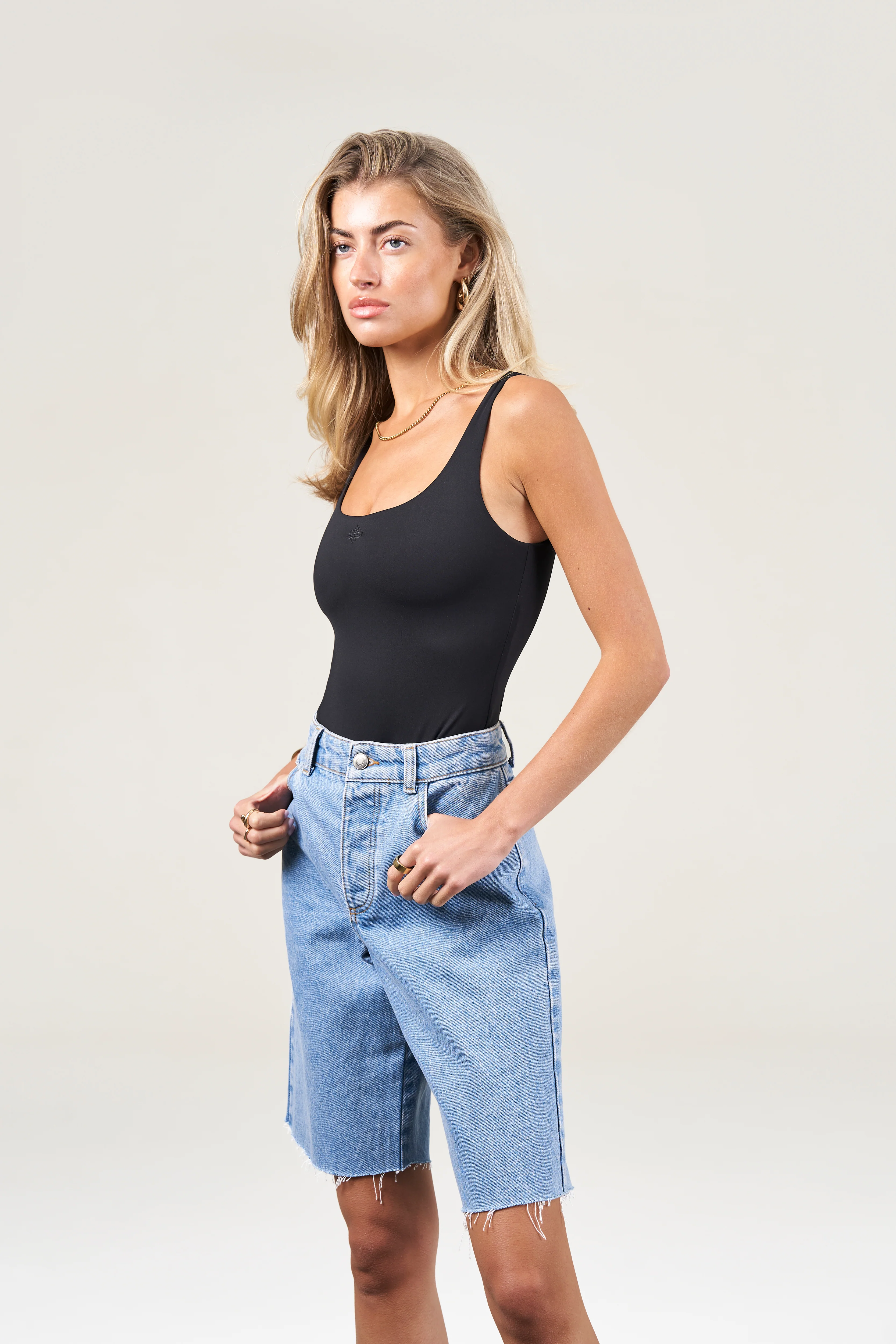 SCULPTING JERSEY SCOOP NECK BODYSUIT - BLACK - Image 4