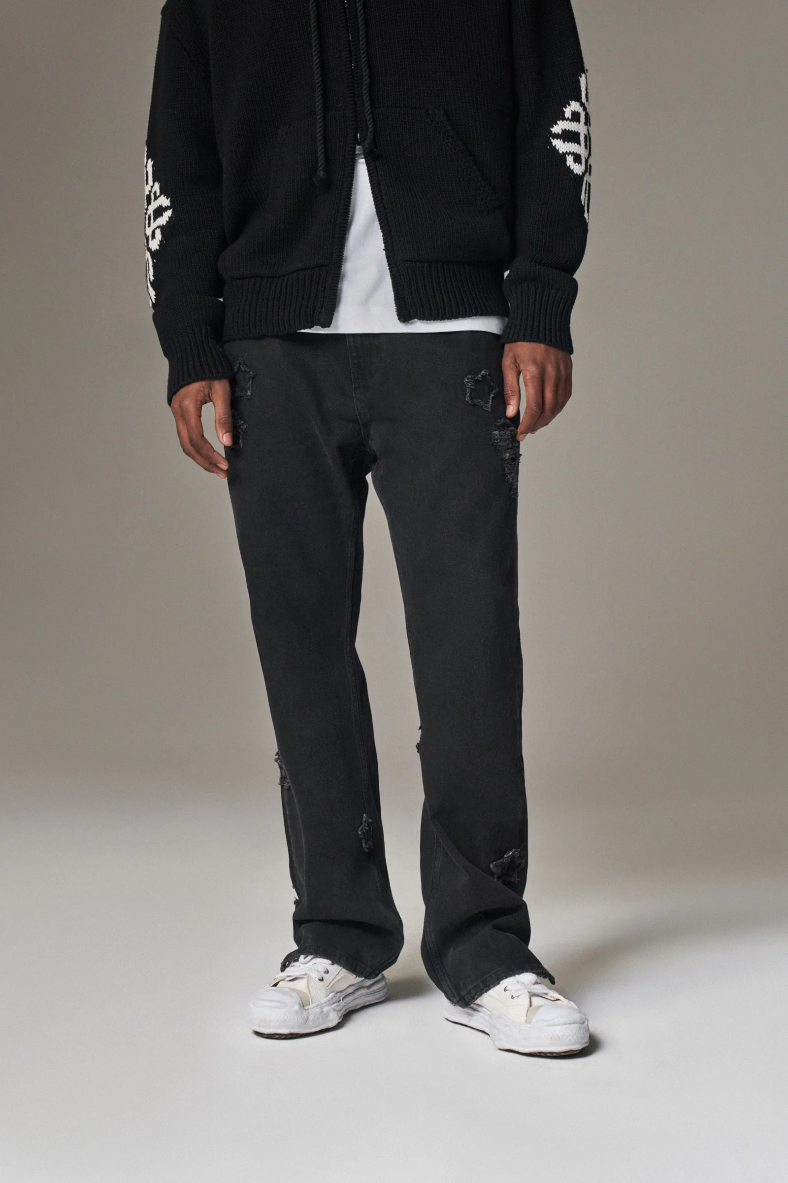 STAR APPLIQUE DENIM JEANS - WASHED BLACK - Image 2
