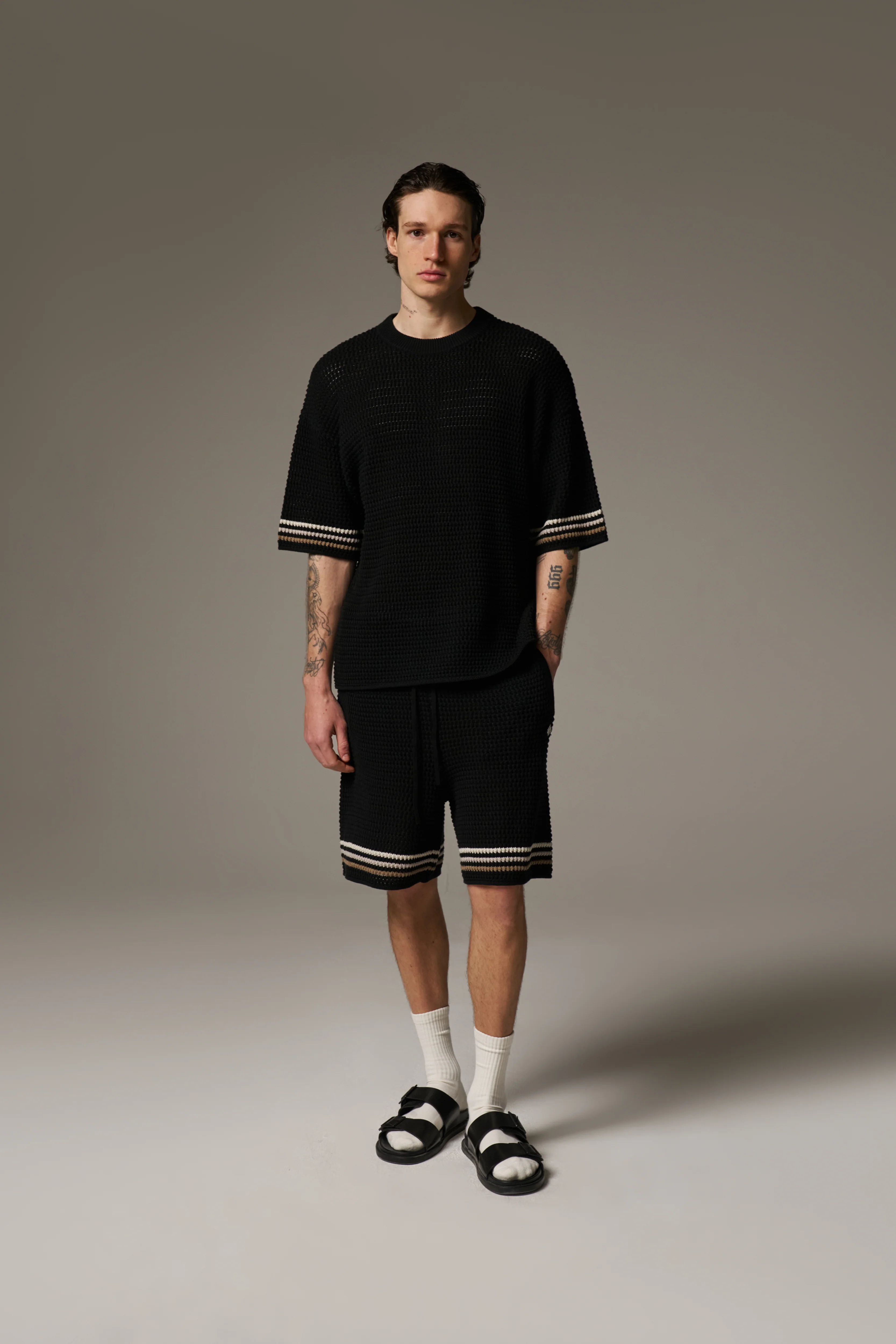 STRIPE CROCHET KNIT T-SHIRT - BLACK - Image 8