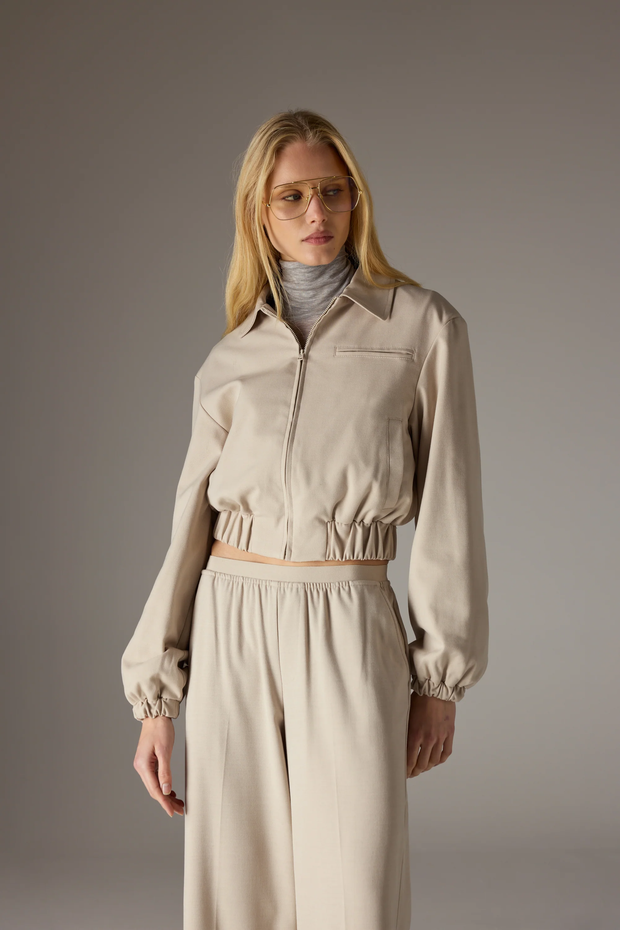 TAILORED SHOULDER PADDED BOMBER JACKET - BEIGE - Image 2