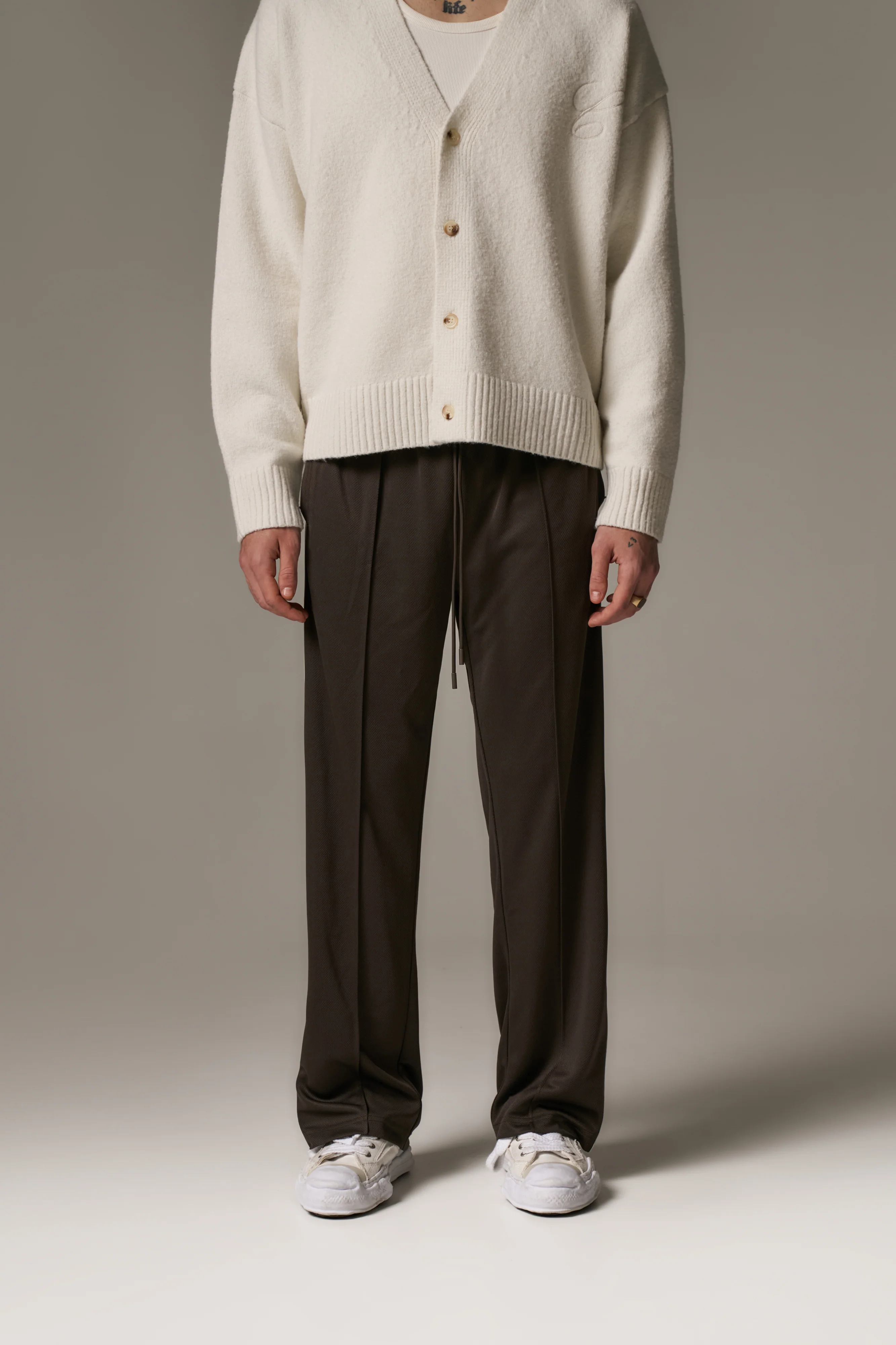 TAPE MESH JOGGER - BROWN - Image 2