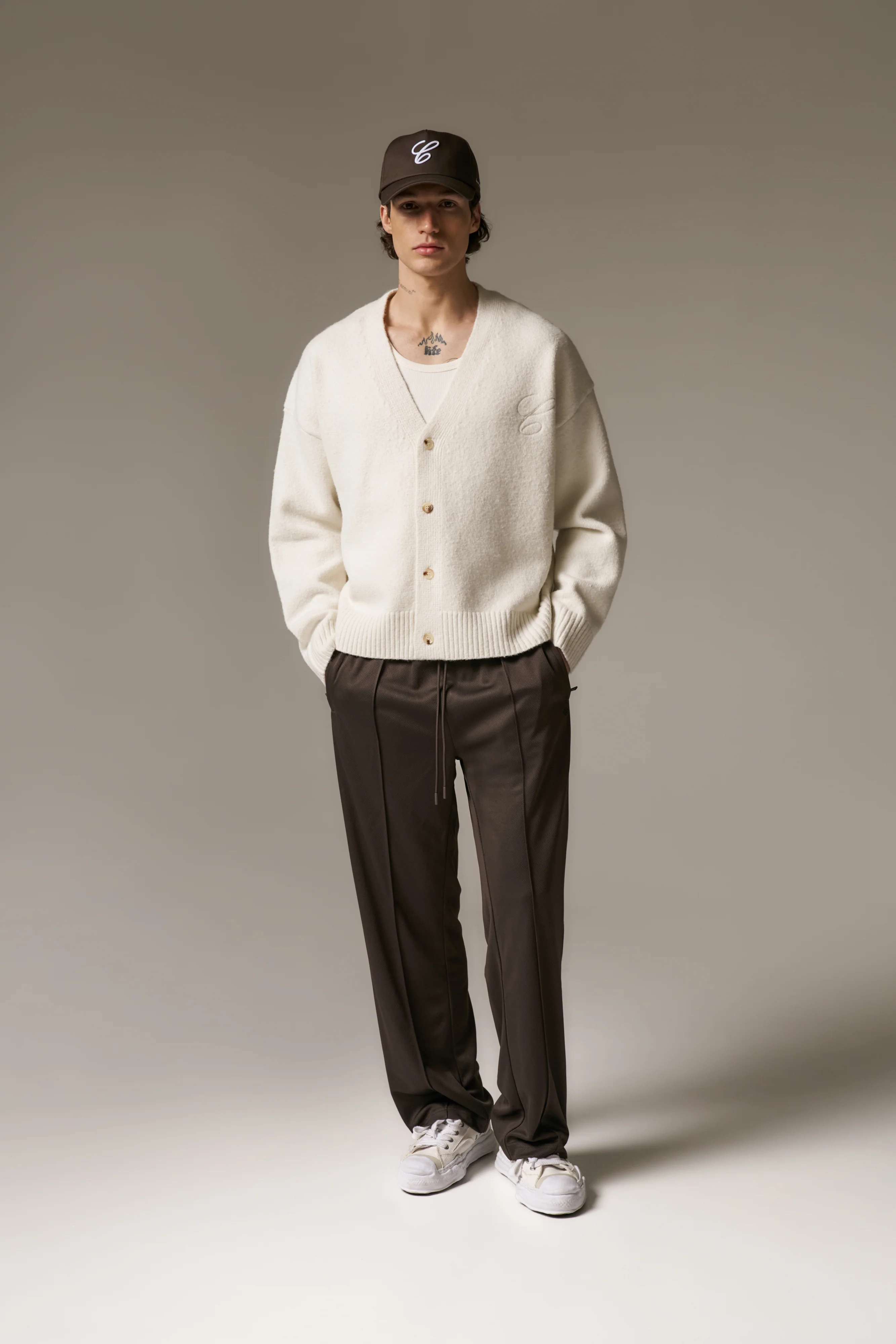 TAPE MESH JOGGER - BROWN - Image 3