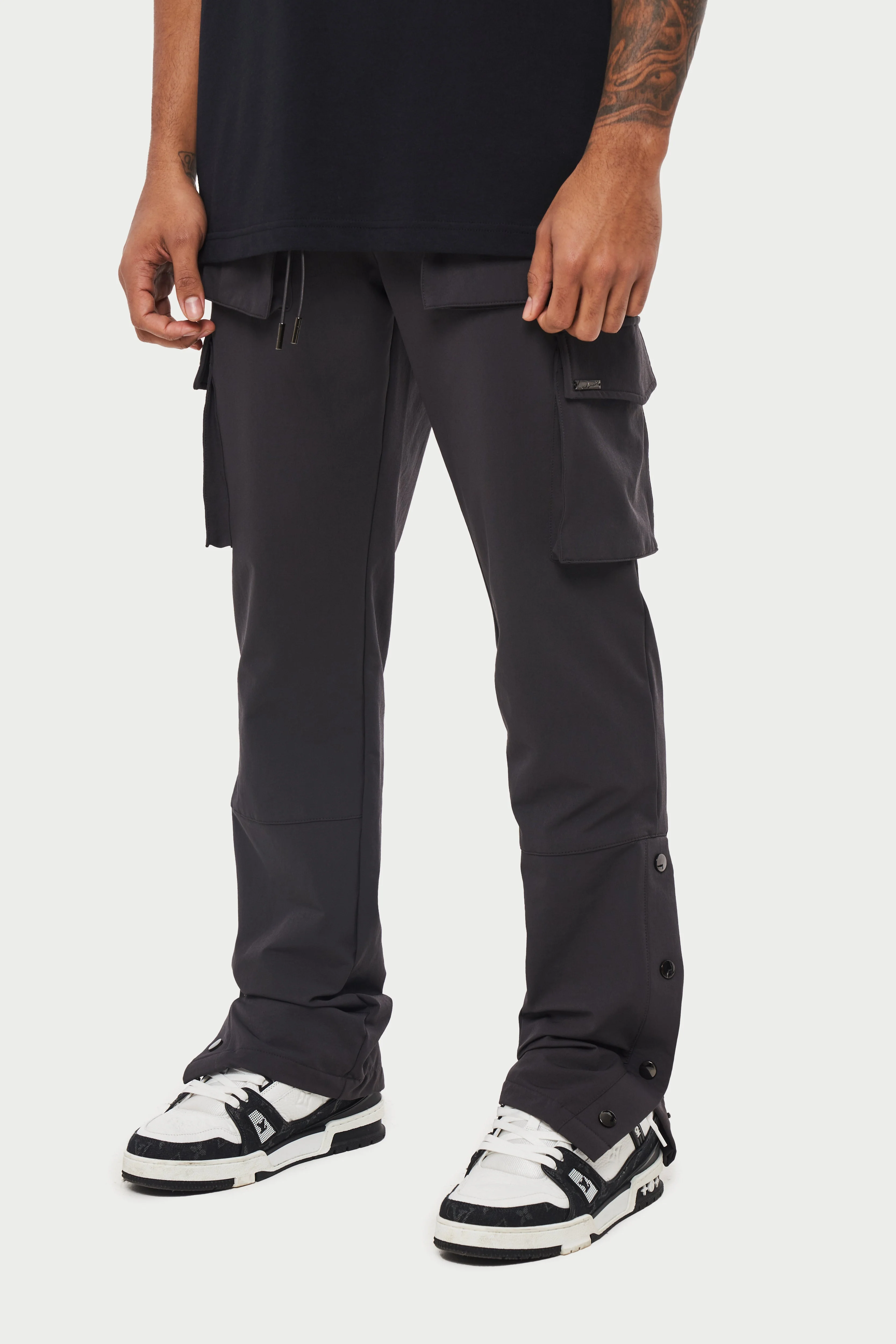 TECHNICAL STRETCH POPPER DETAIL CARGO PANTS - CHARCOAL - Image 2