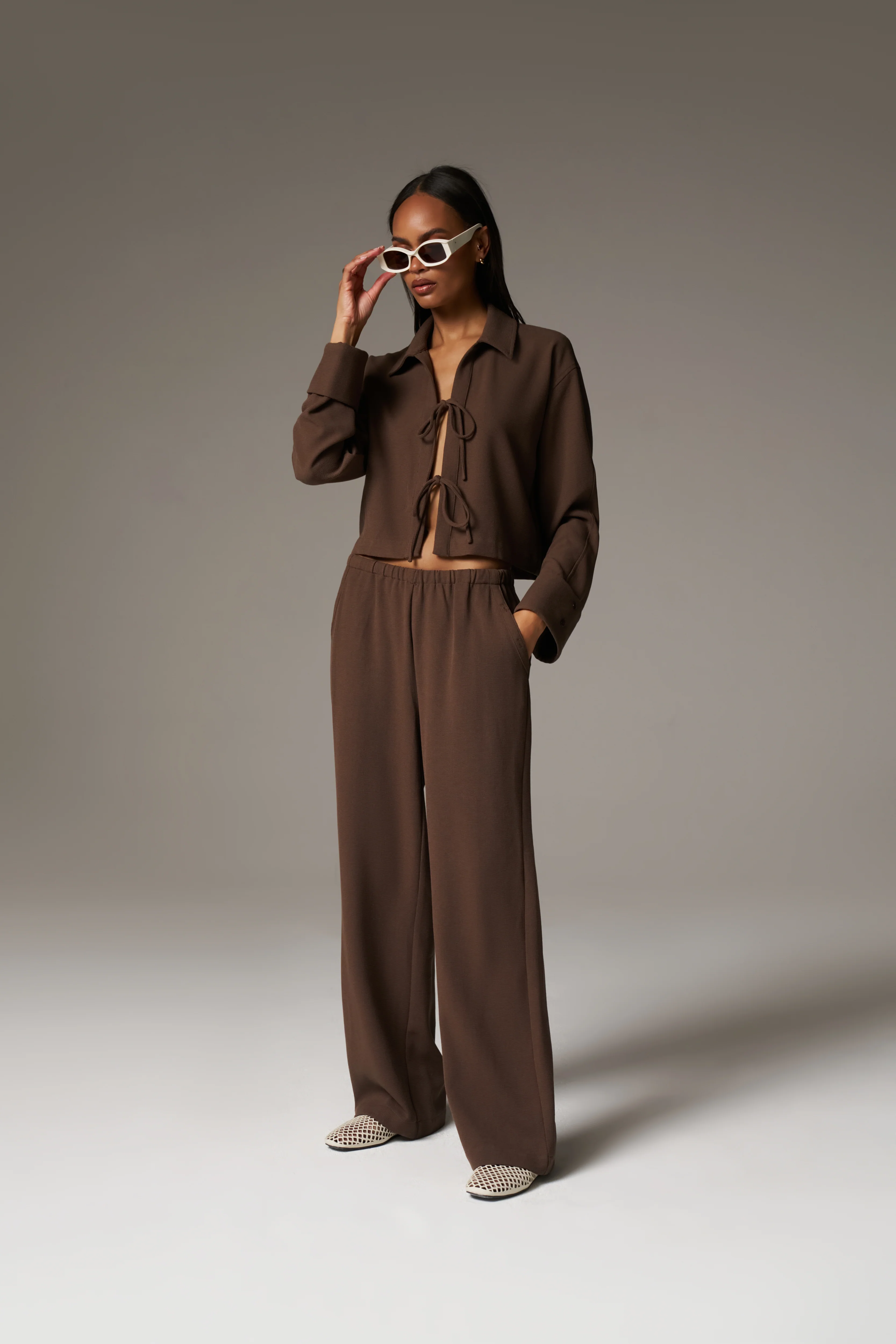 TEXTURED LINEN TIE FRONT SHIRT - BROWN - Image 8