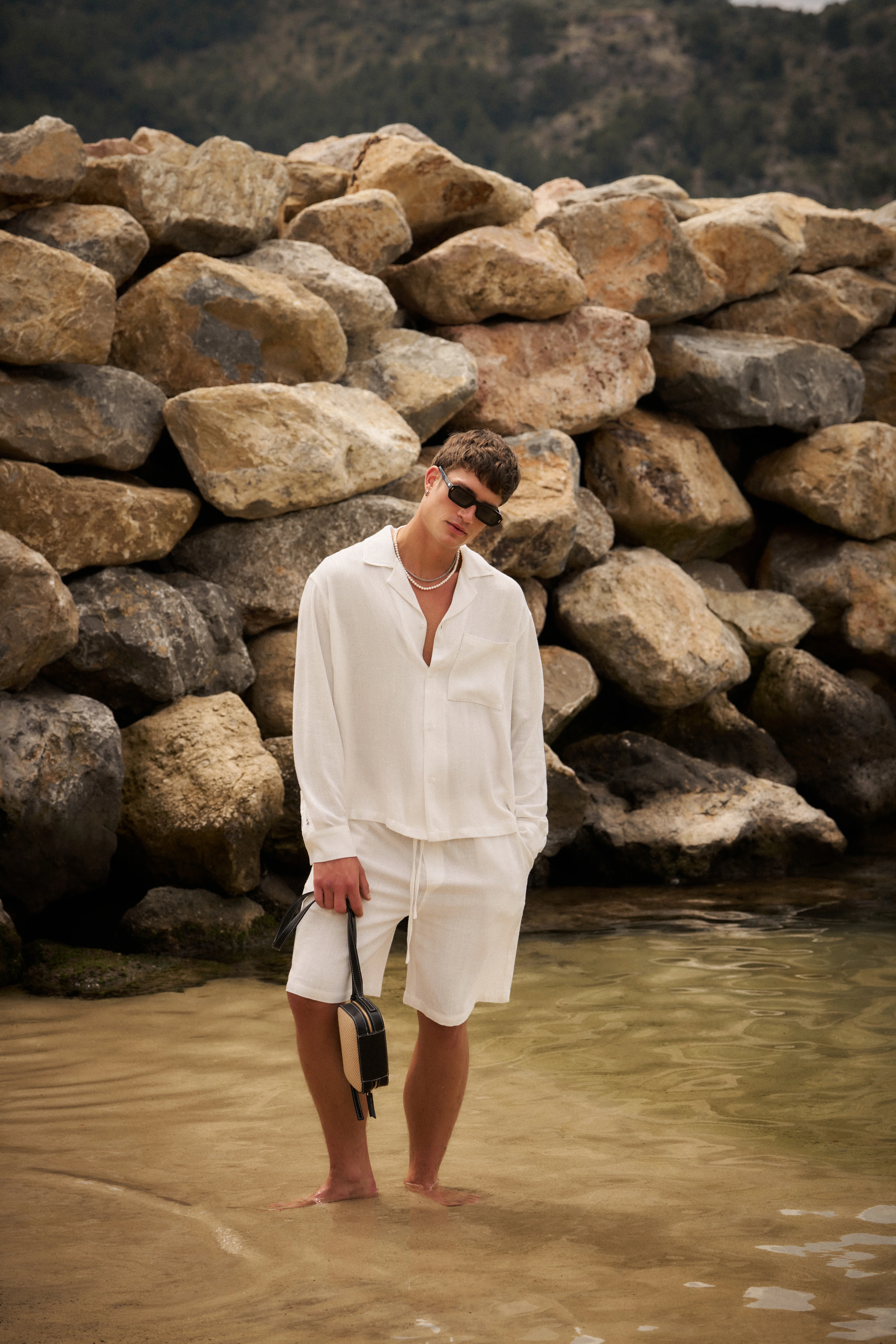 TEXTURED WOVEN SHIRT - WHITE - Image 2