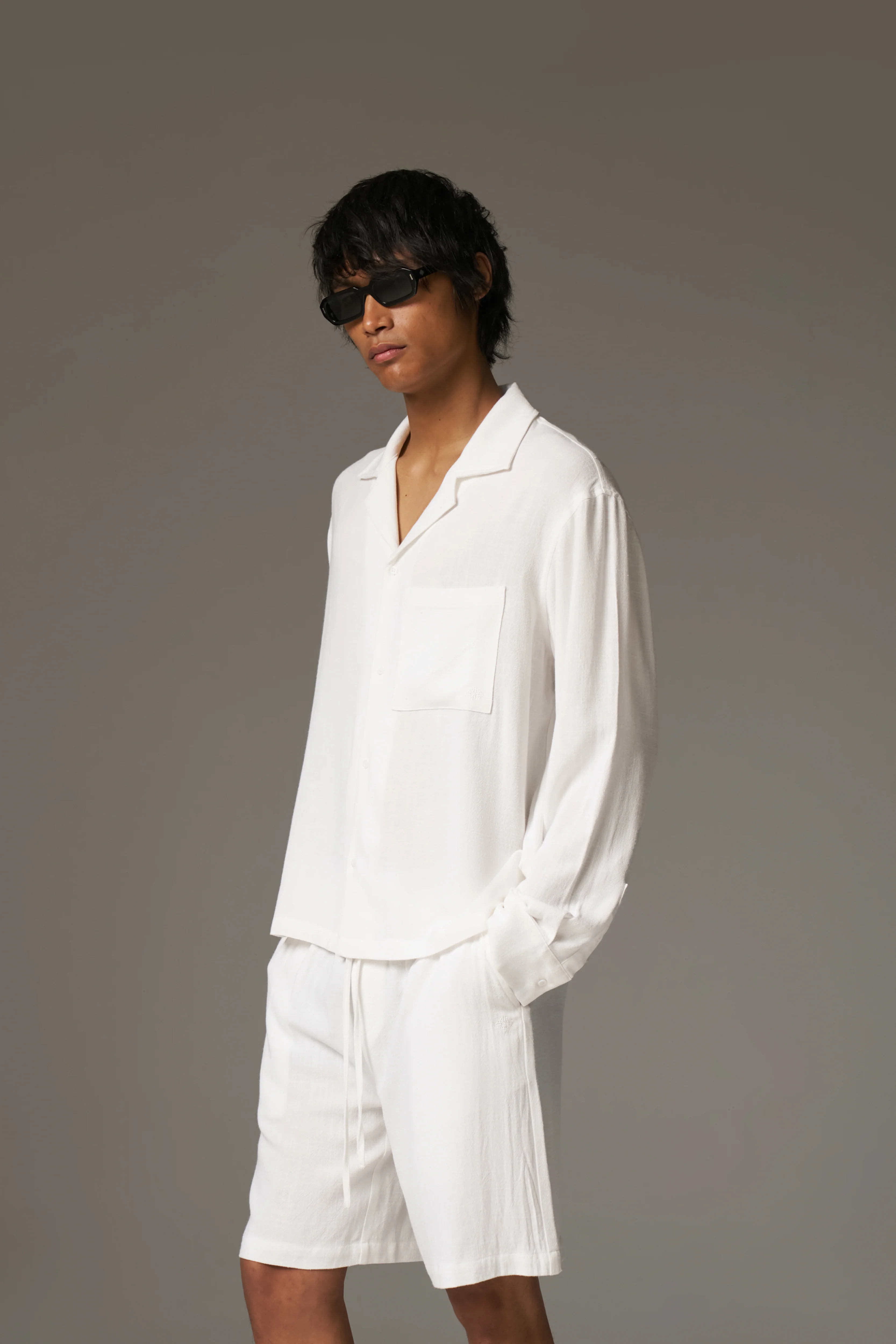 TEXTURED WOVEN SHORTS - WHITE - Image 11