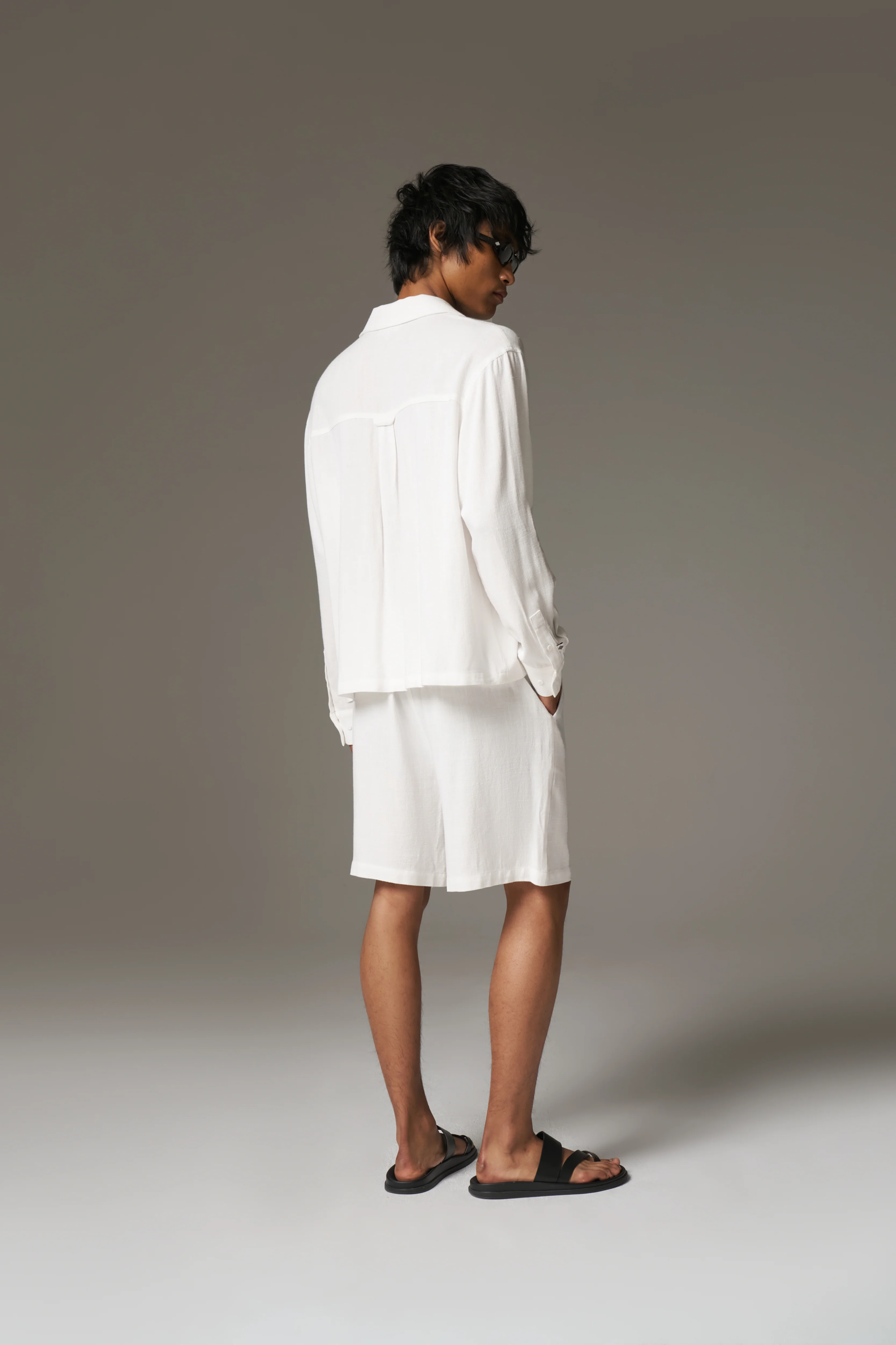 TEXTURED WOVEN SHORTS - WHITE - Image 9