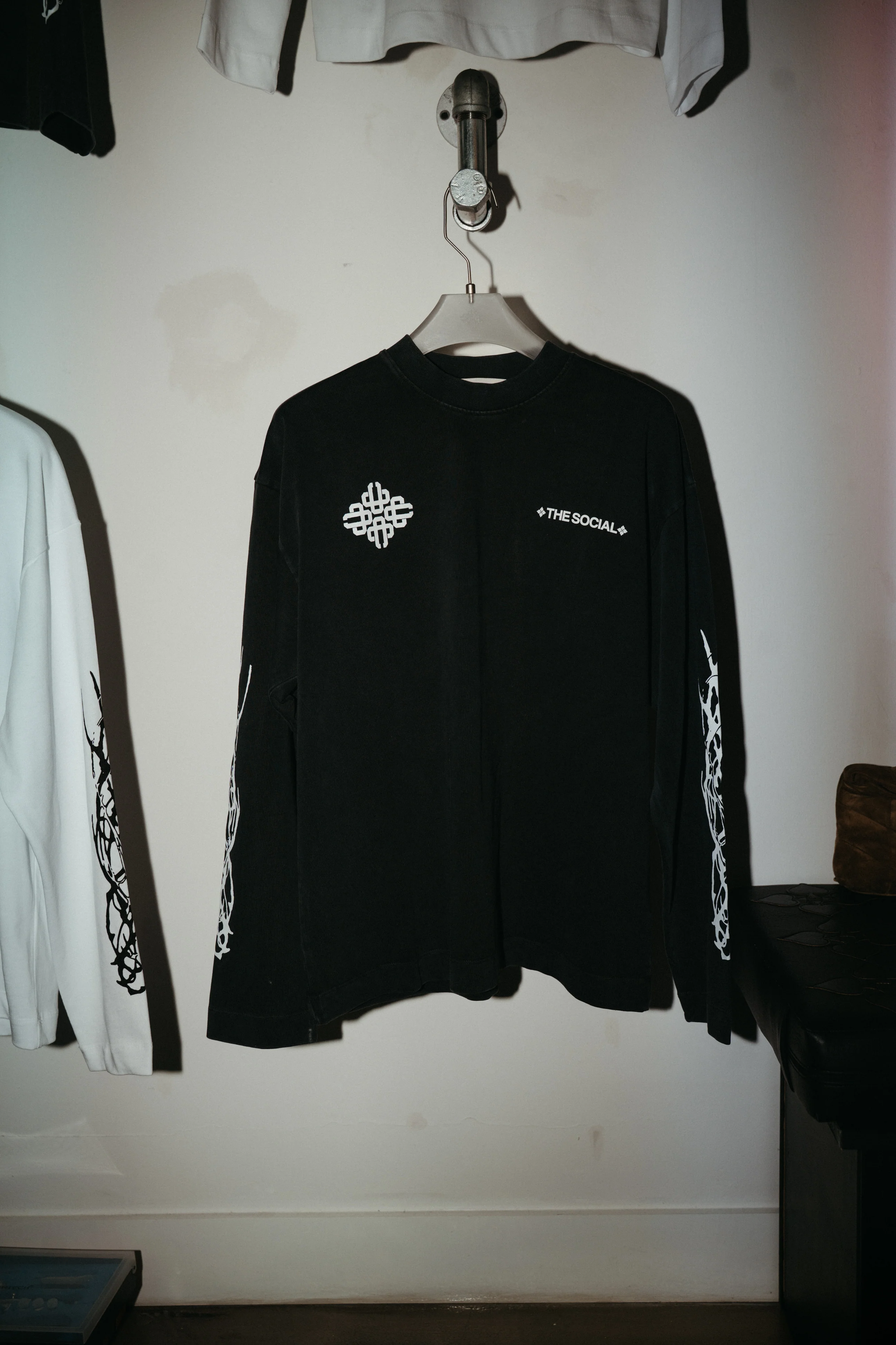 THE SOCIAL X TCC LONG SLEEVE T-SHIRT - GREY - Image 2