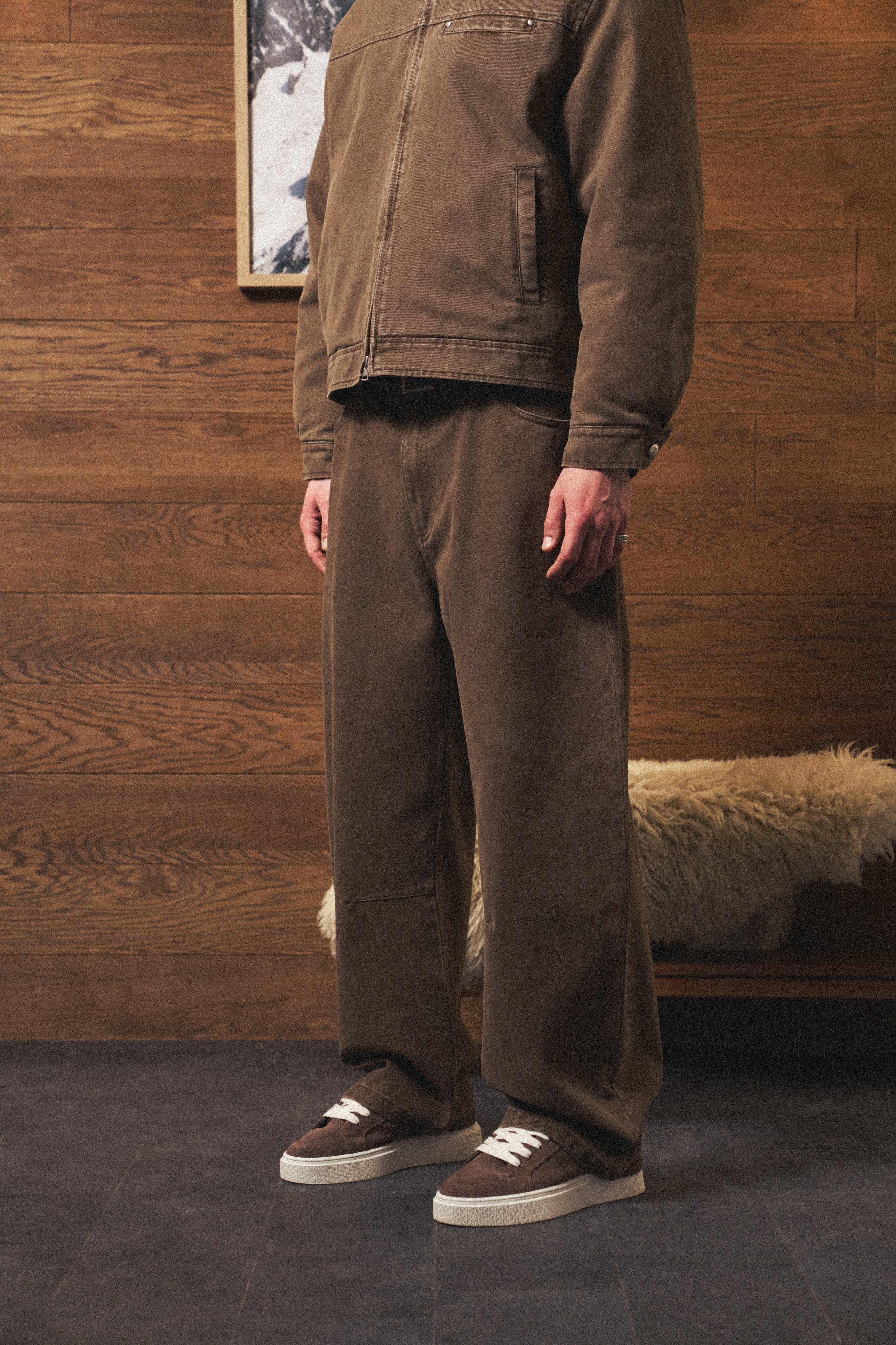 WASHED TWILL BARREL LEG PANTS - BROWN - Image 2