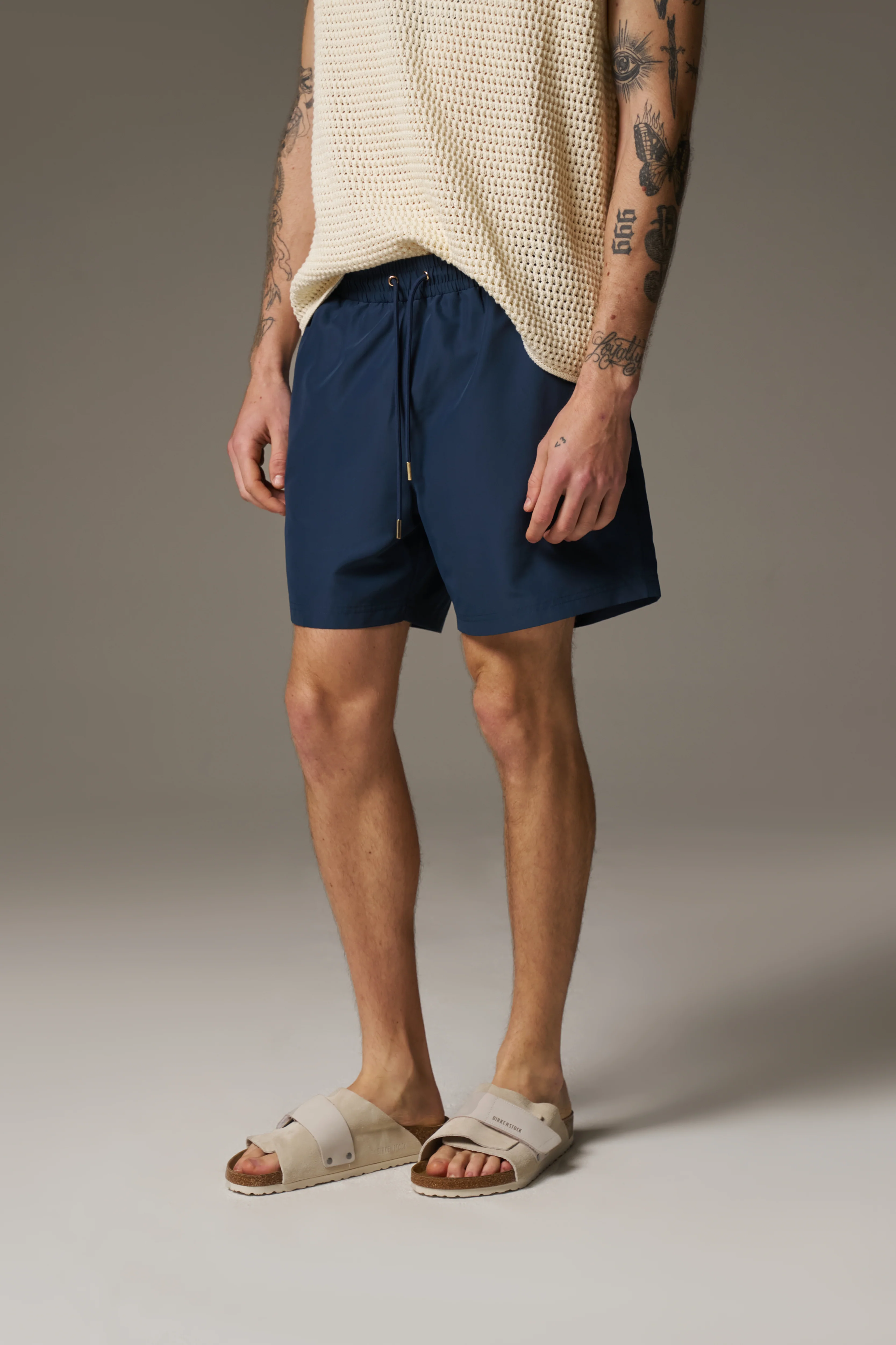WATER REACTIVE EMBLEM SWIM SHORT - NAVY - Image 11